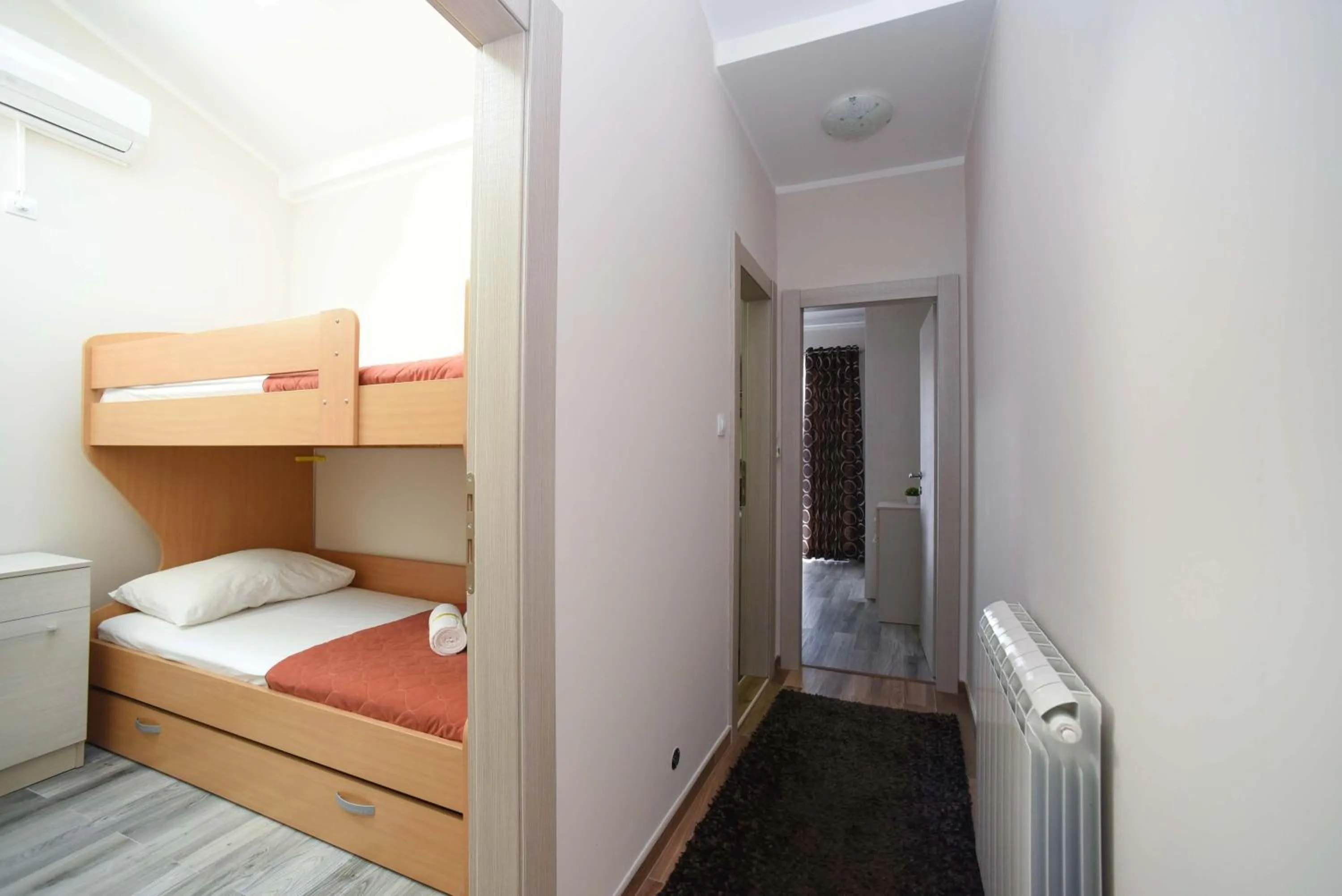 Day, Bed in D&D Apartments