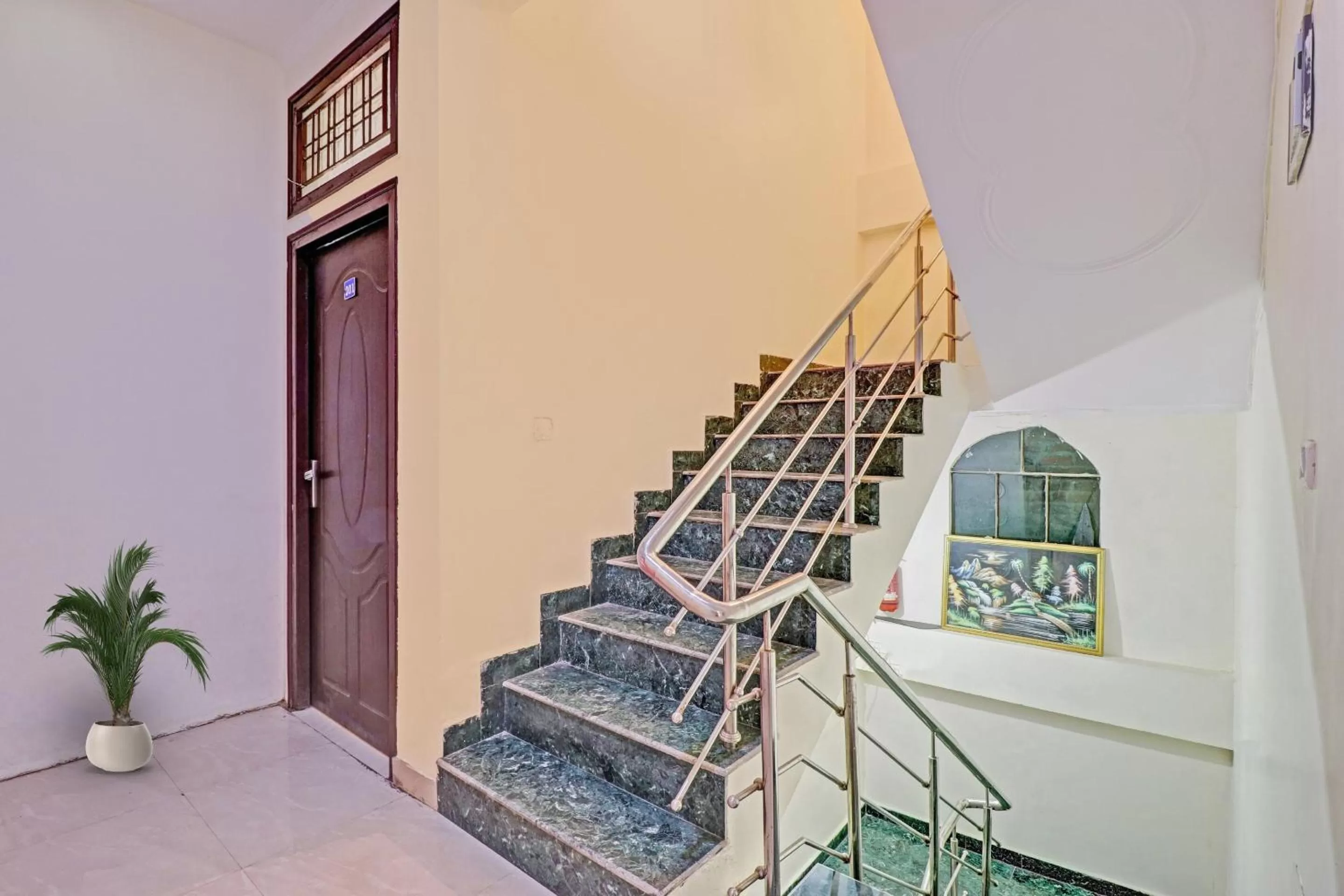 Lobby or reception in OYO Flagship Hotel Chandra palace