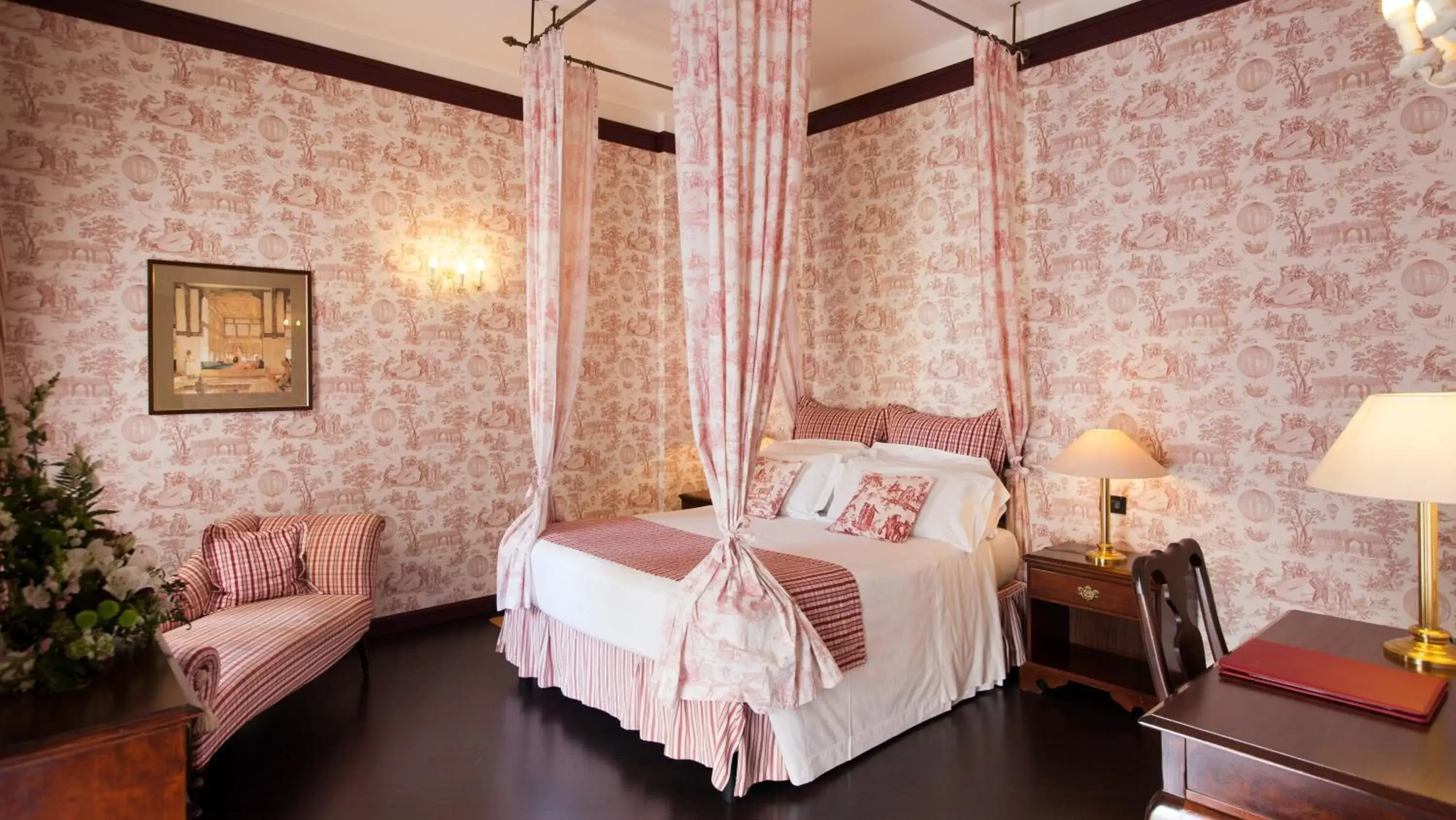 Deluxe Double Room in Hotel Victoria & Iside Spa Deluxe Double Room in Hotel Victoria & Iside Spa