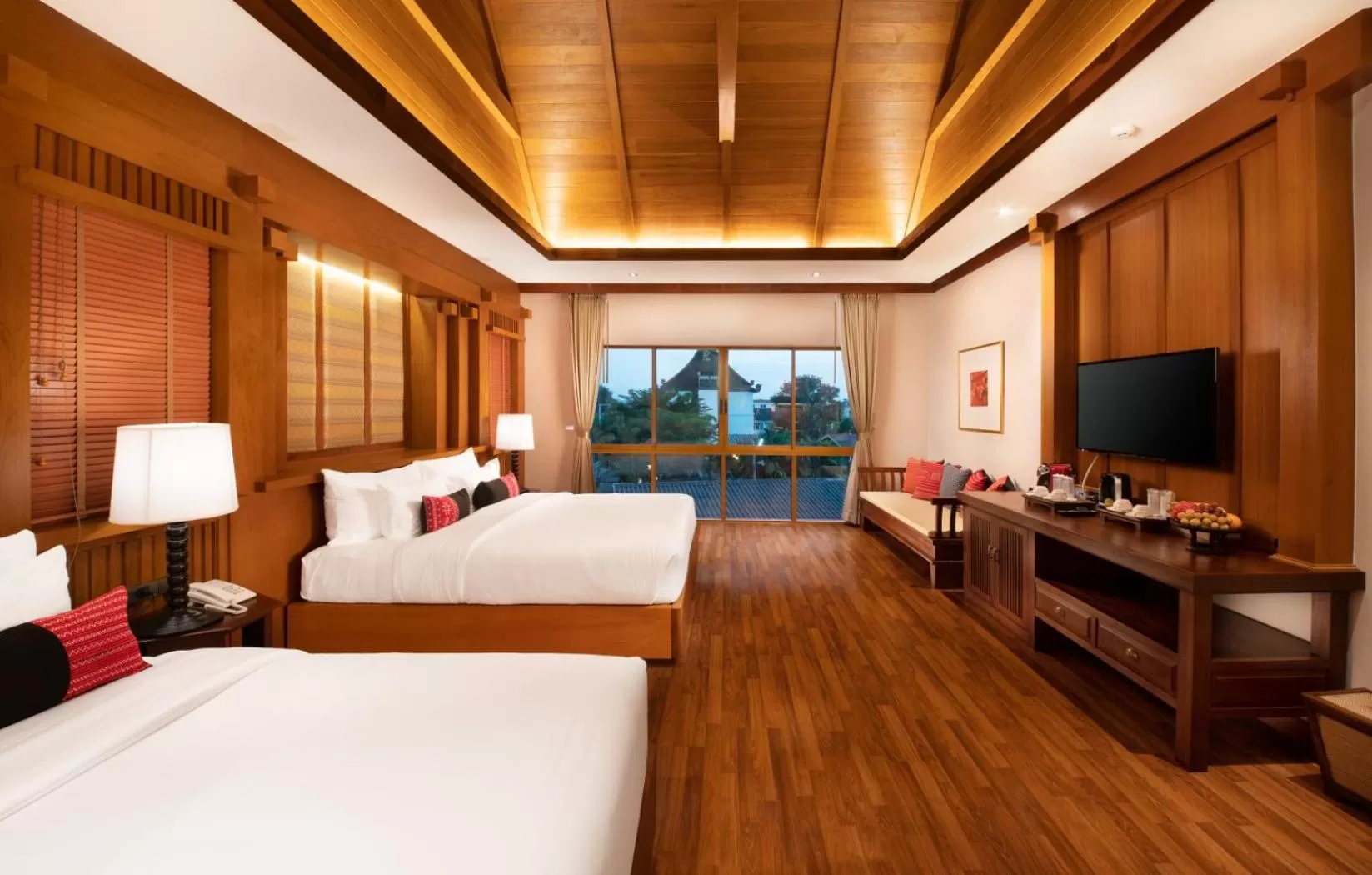 Photo of the whole room, Bed in Phra Singh Village