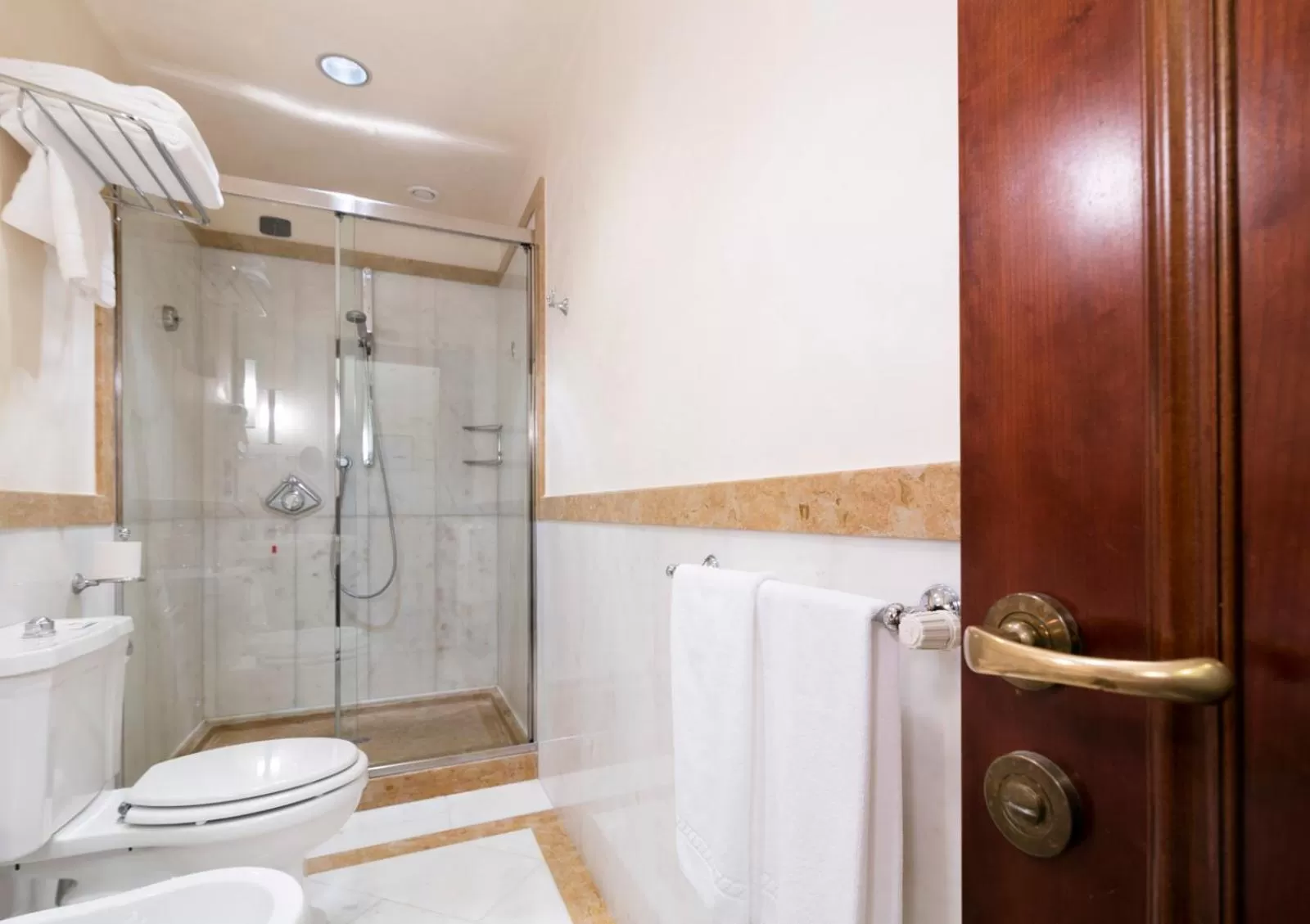 Shower in Albergo Delle Notarie