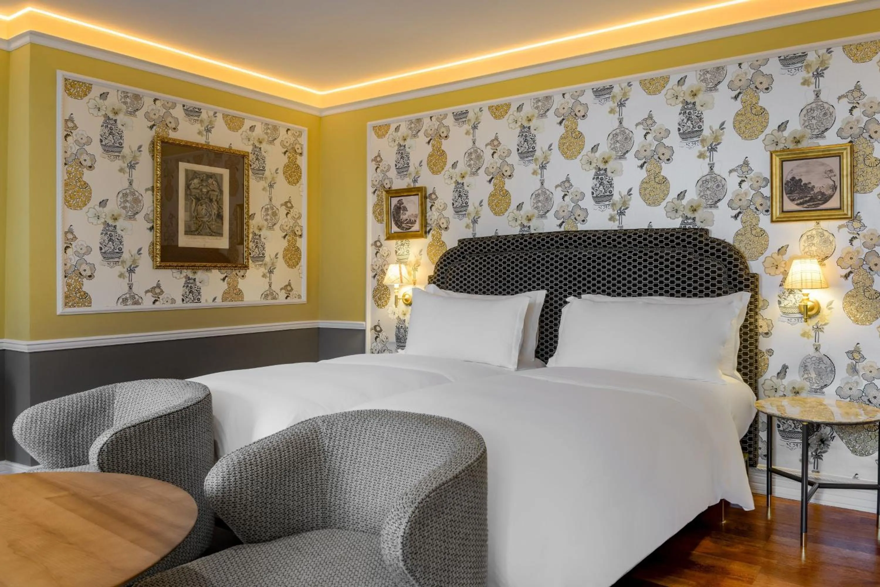 Photo of the whole room, Bed in Santo Mauro, a Luxury Collection Hotel, Madrid