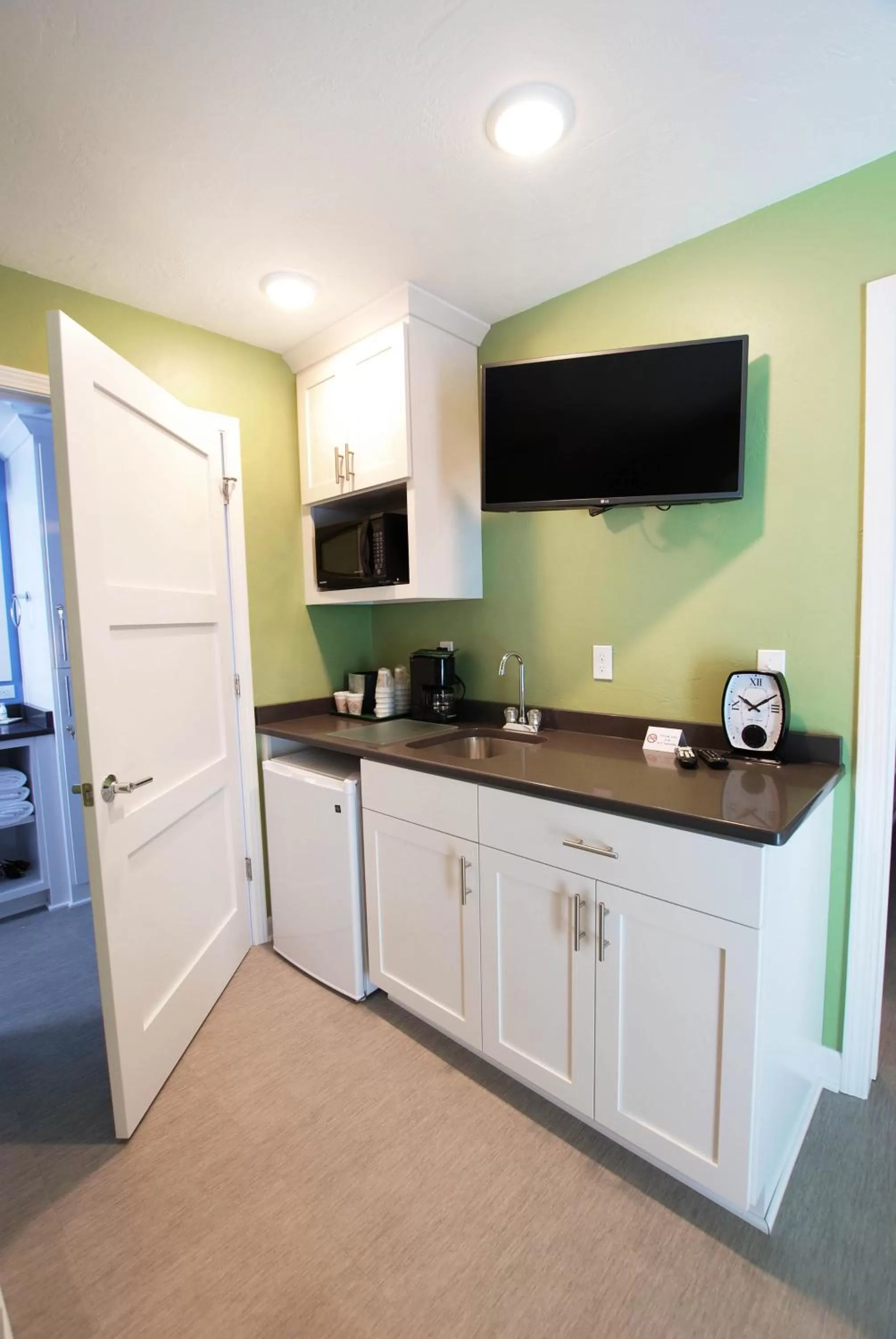 Kitchen or kitchenette in Homestead Suites - Fish Creek