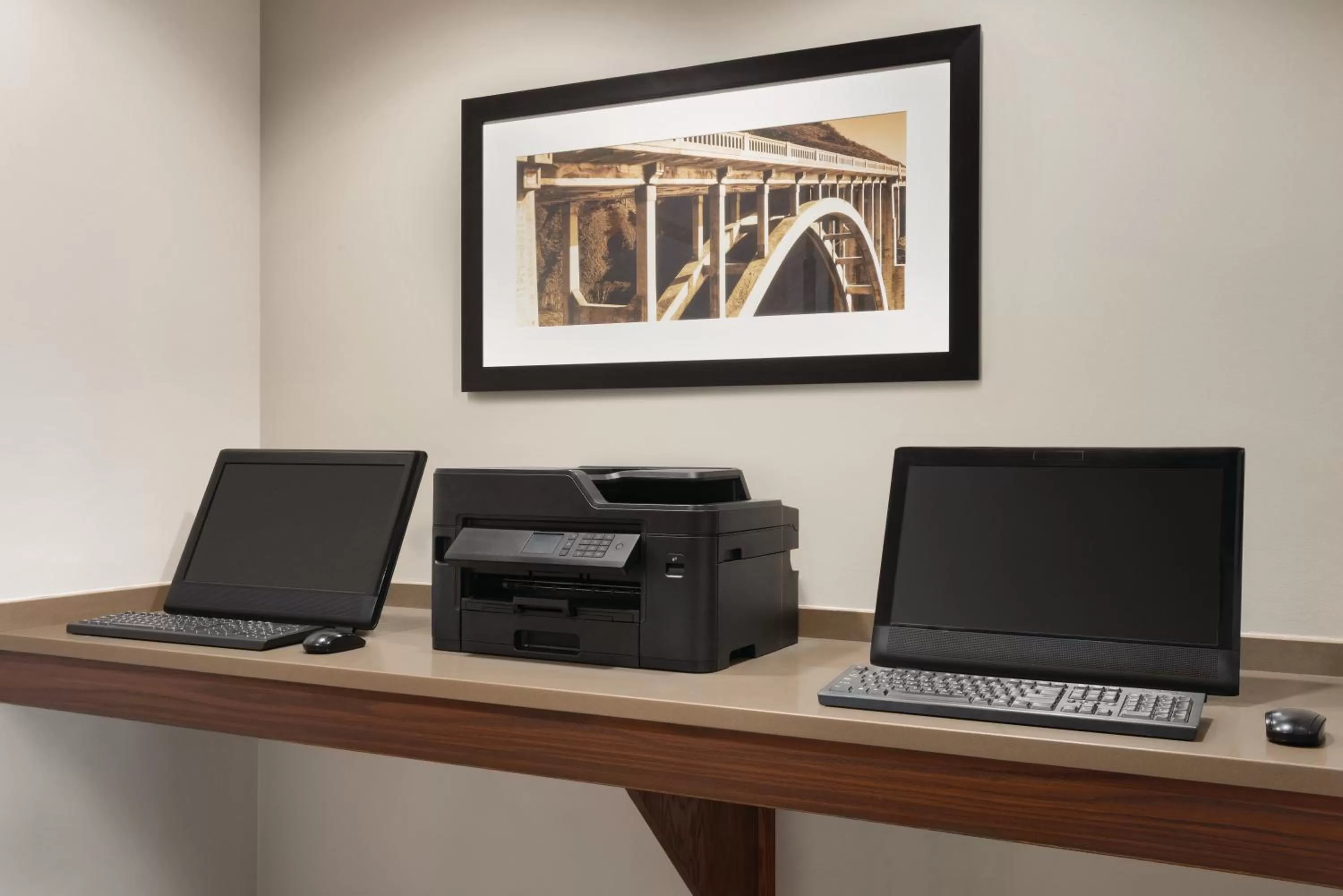 Property building in Country Inn & Suites by Radisson, Marinette, WI