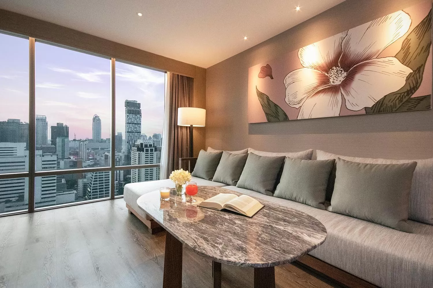 Living room in Sivatel Bangkok Hotel