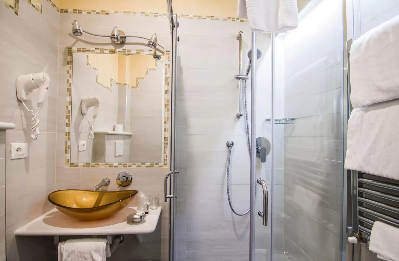 Bathroom in Hotel Verona Rome