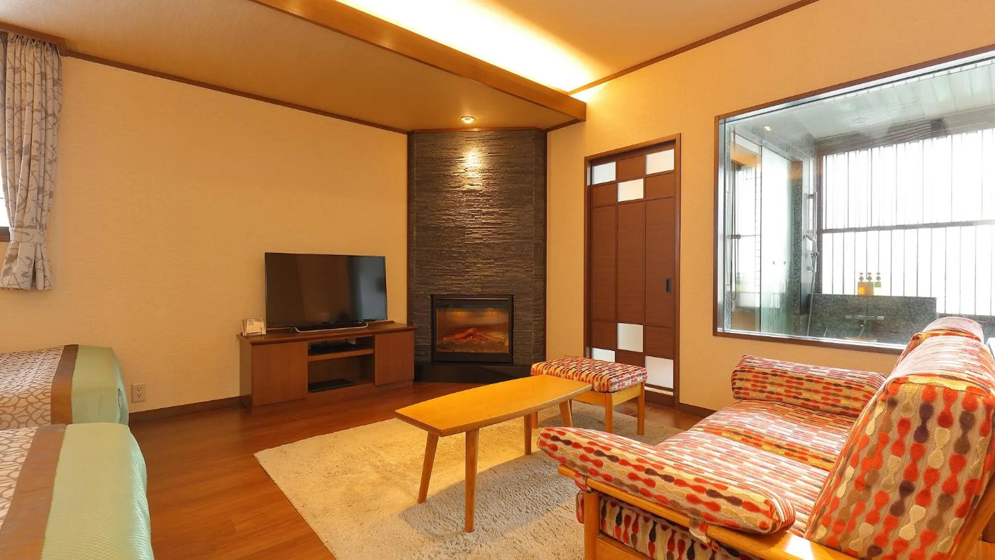 Seating area in Arima Onsen Taketoritei Maruyama