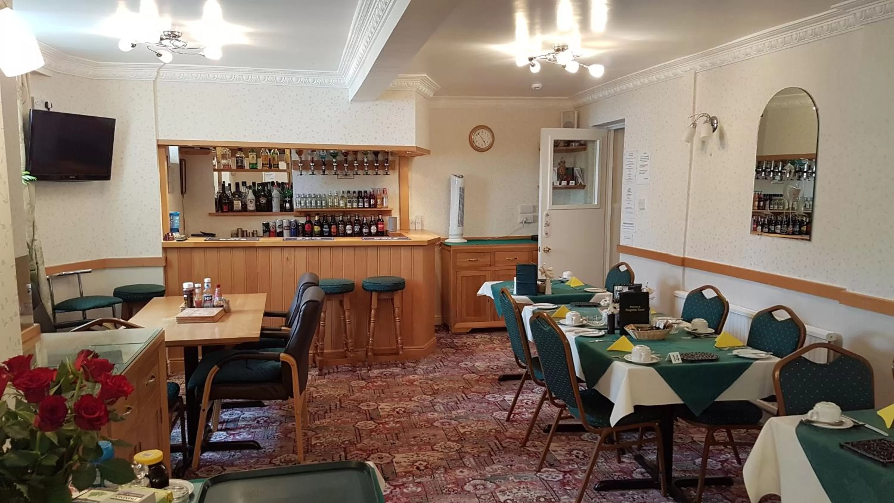 Restaurant/places to eat in Paignton Court