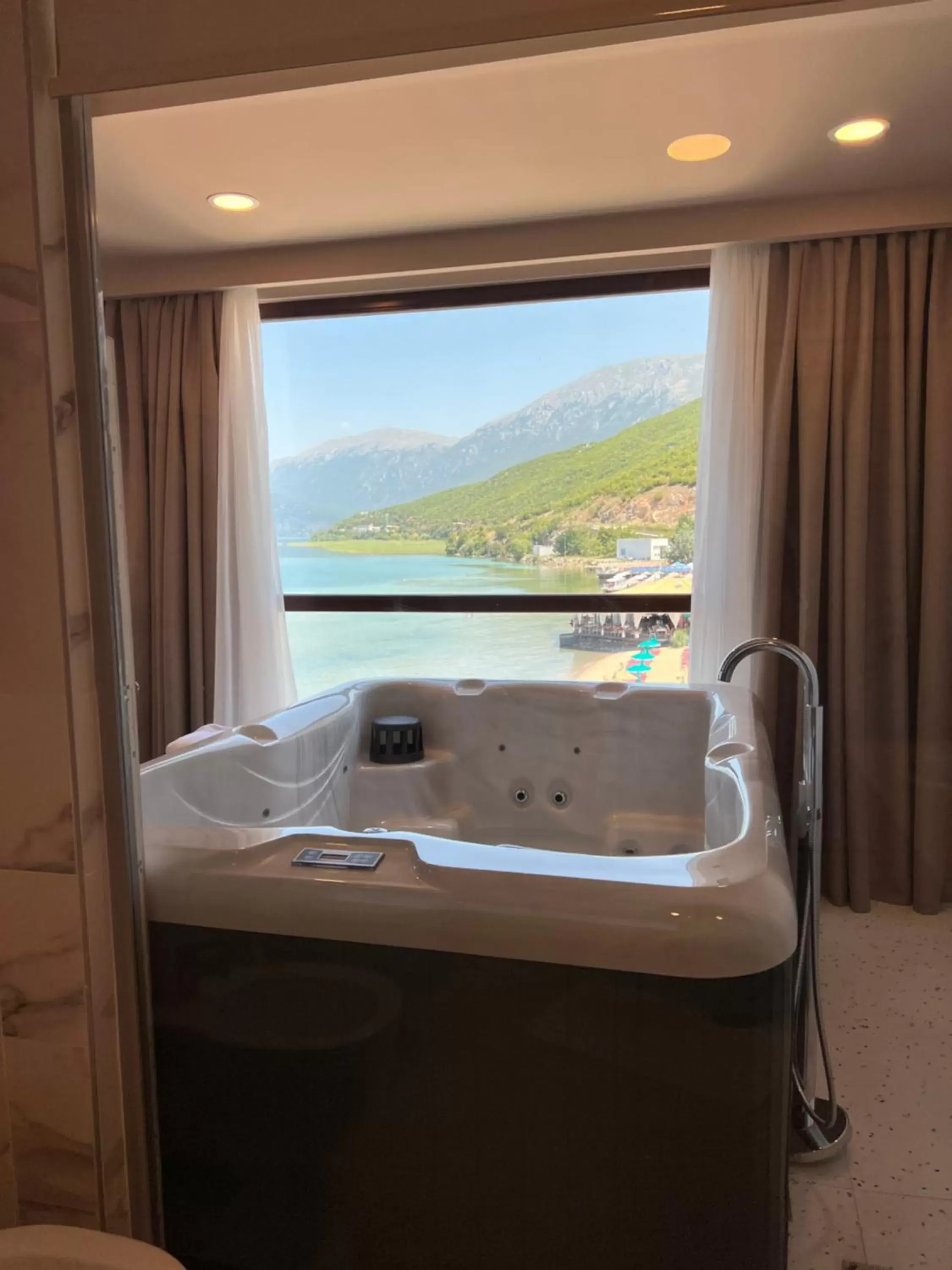 King Suite with Spa Bath in Hotel Millennium King Suite with Spa Bath in Hotel Millennium