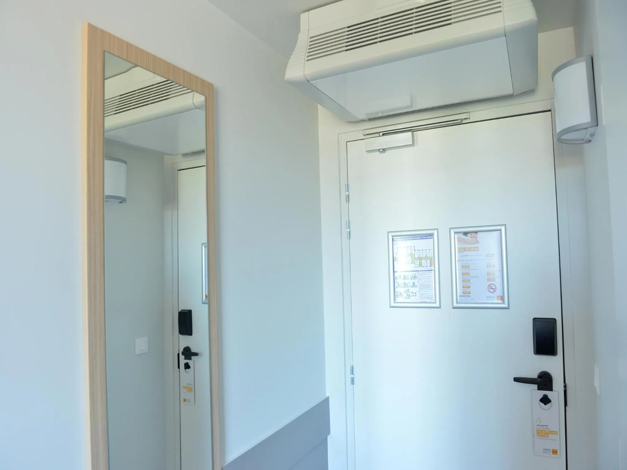 Decorative detail in Premiere Classe Reims Nord - Bétheny