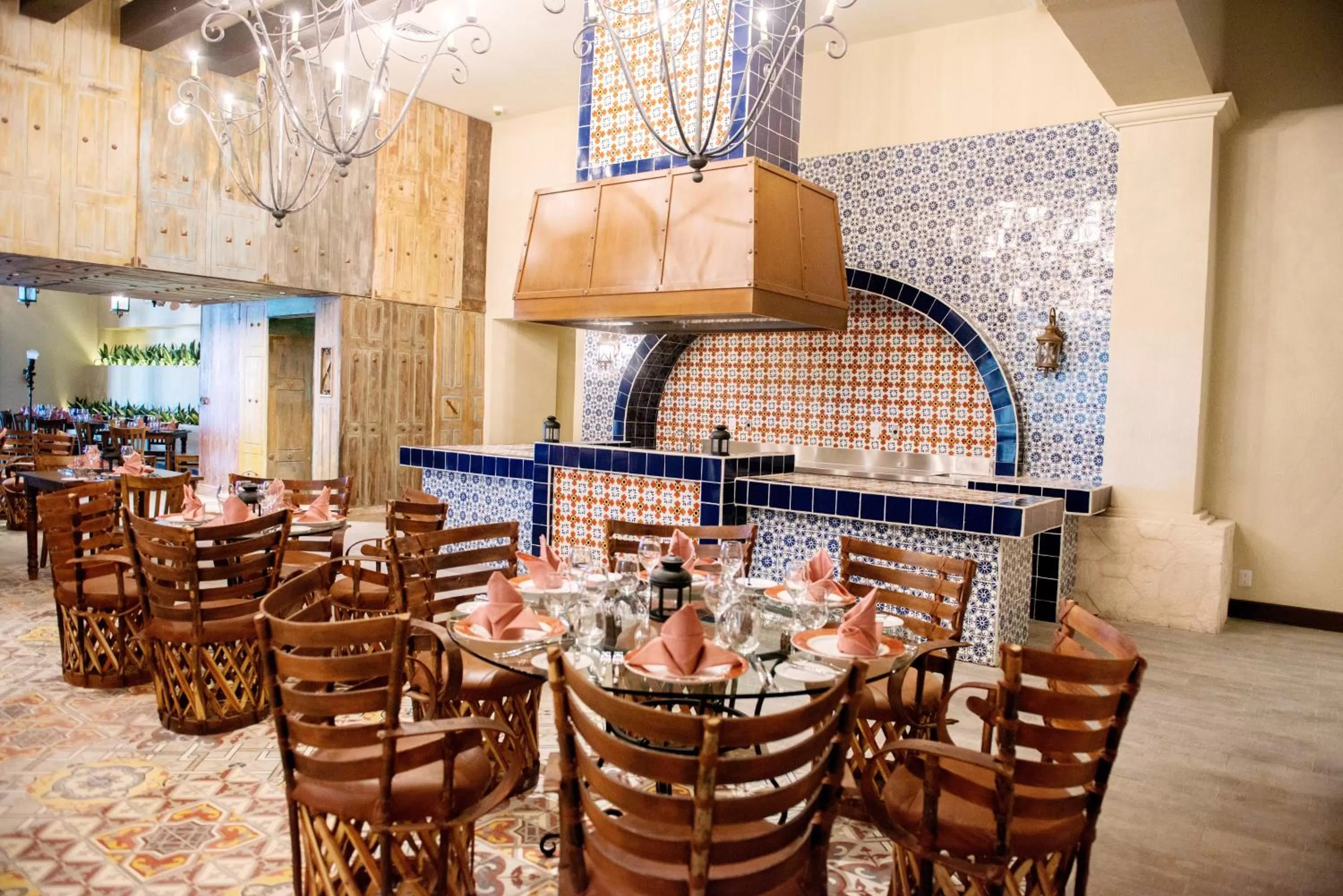 Restaurant/places to eat in Royalton Riviera Cancun, An Autograph Collection All-Inclusive Resort & Casino