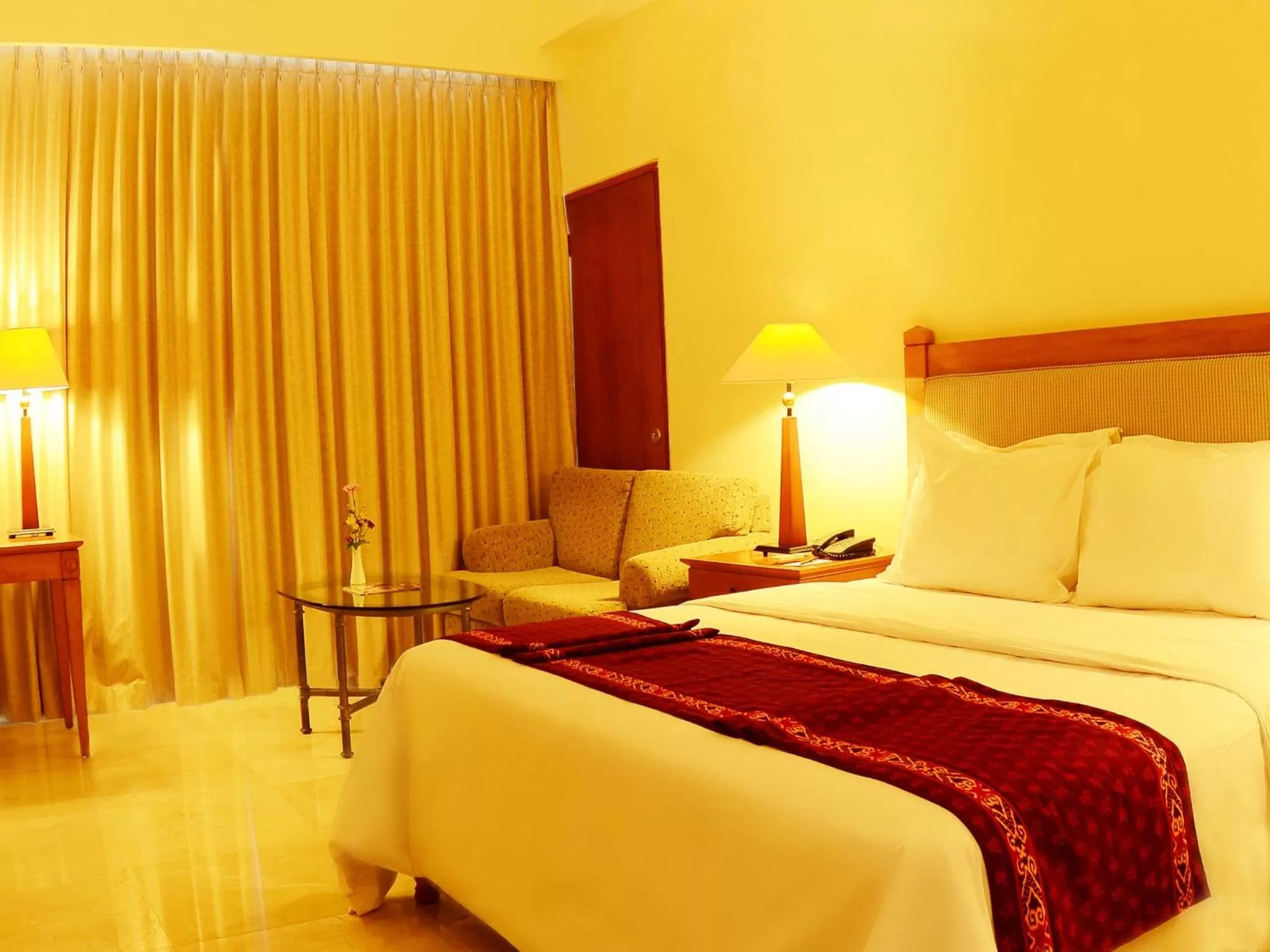 Bed in Aryaduta Manado