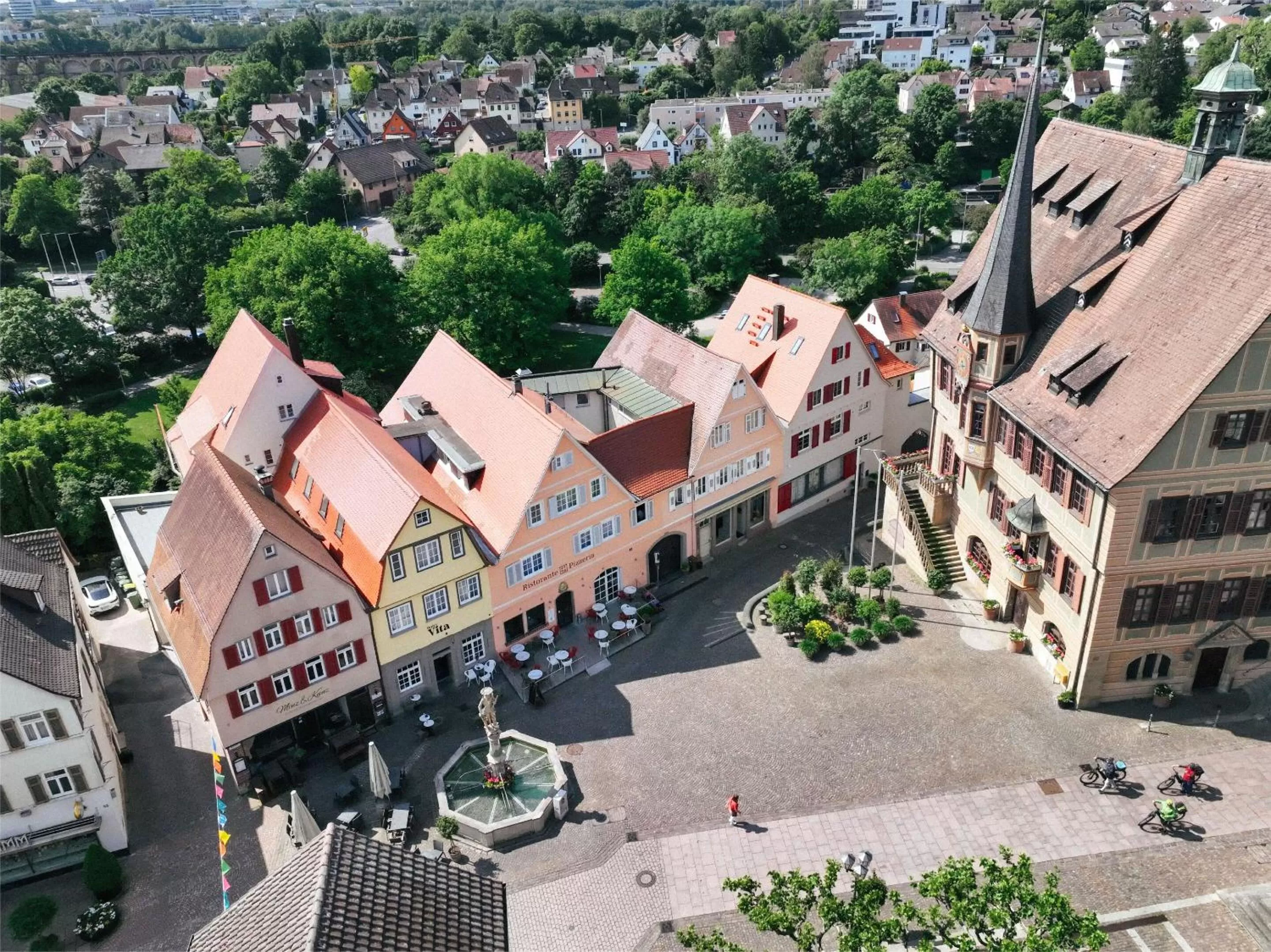 Neighbourhood, Bird's-eye View in Hotel Schiller