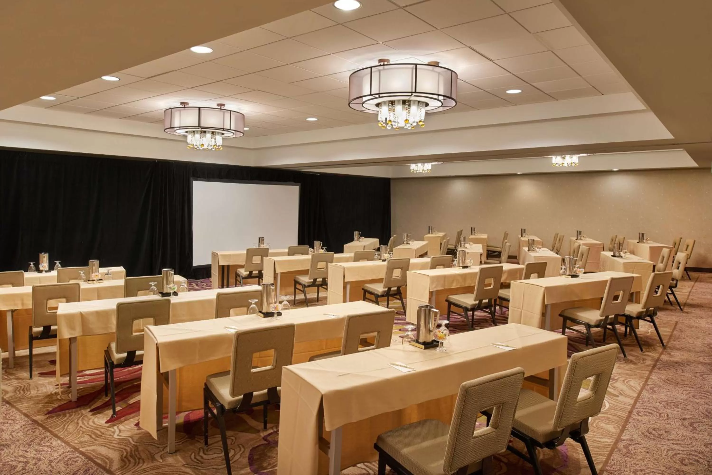 Meeting/conference room in DoubleTree by Hilton Irvine Spectrum
