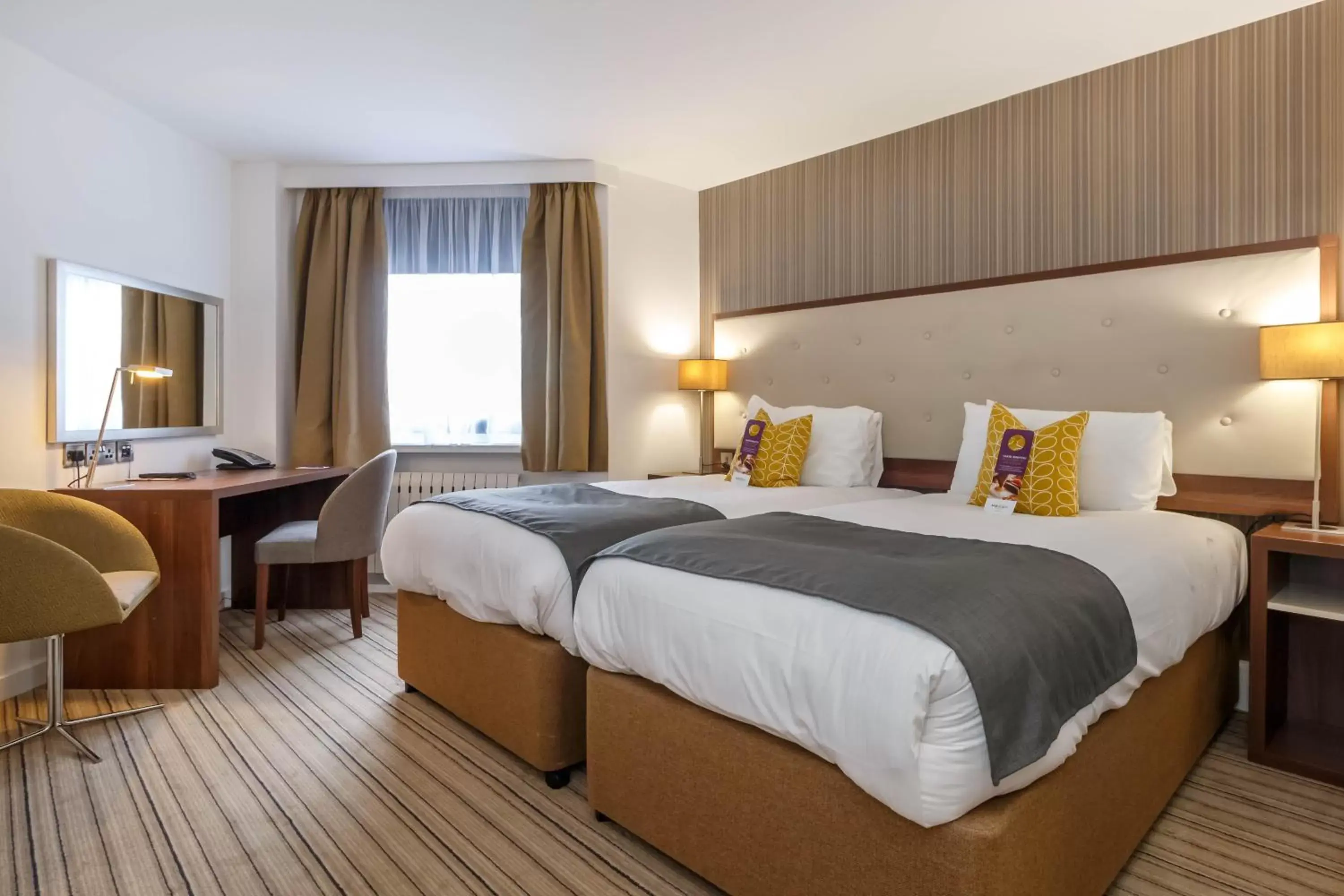 Classic Twin Room in Garner Hotel Preston Samlesbury by IHG Classic Twin Room in Garner Hotel Preston Samlesbury by IHG