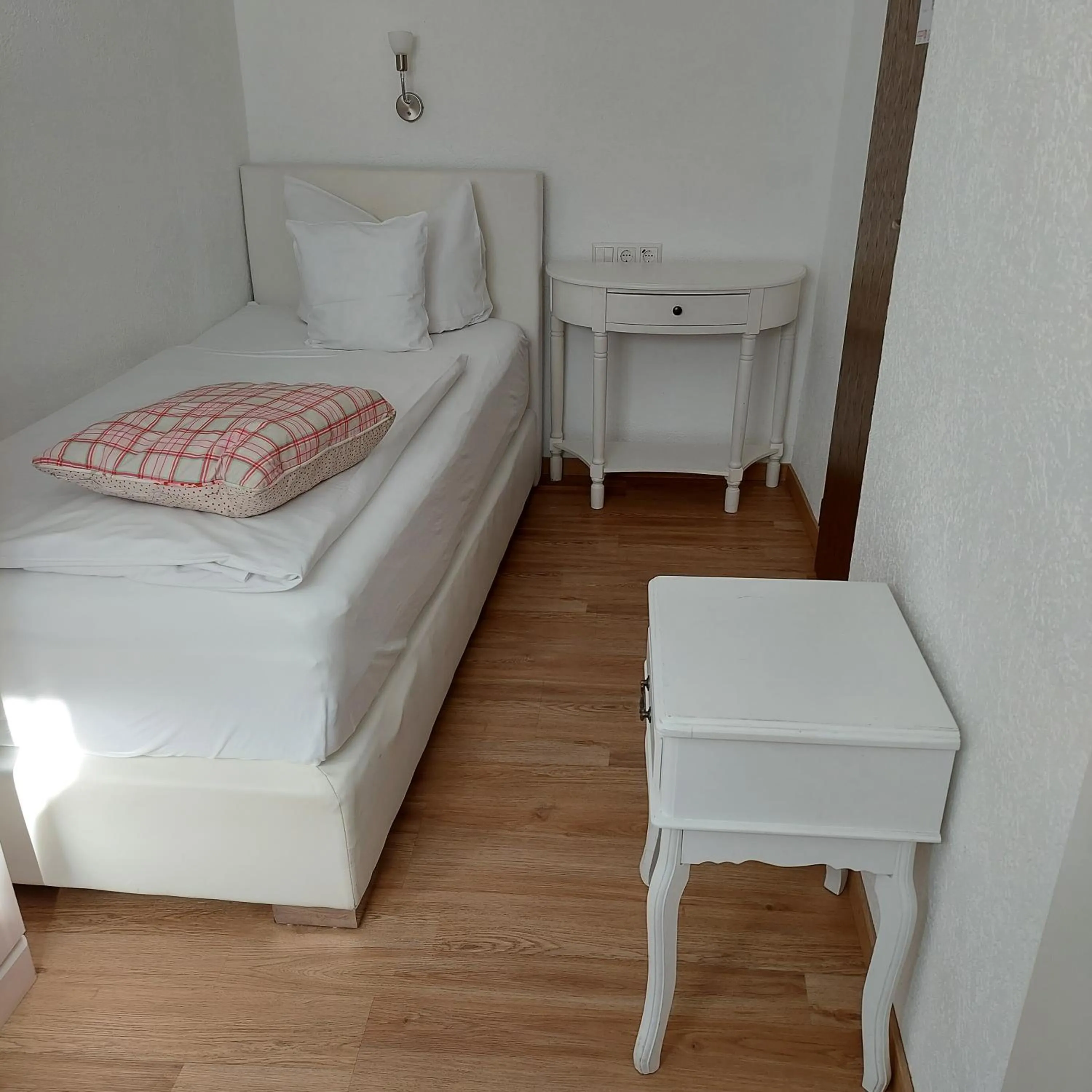 Single Room with Private Bathroom in Hotel Gasthof Inselgraben garni