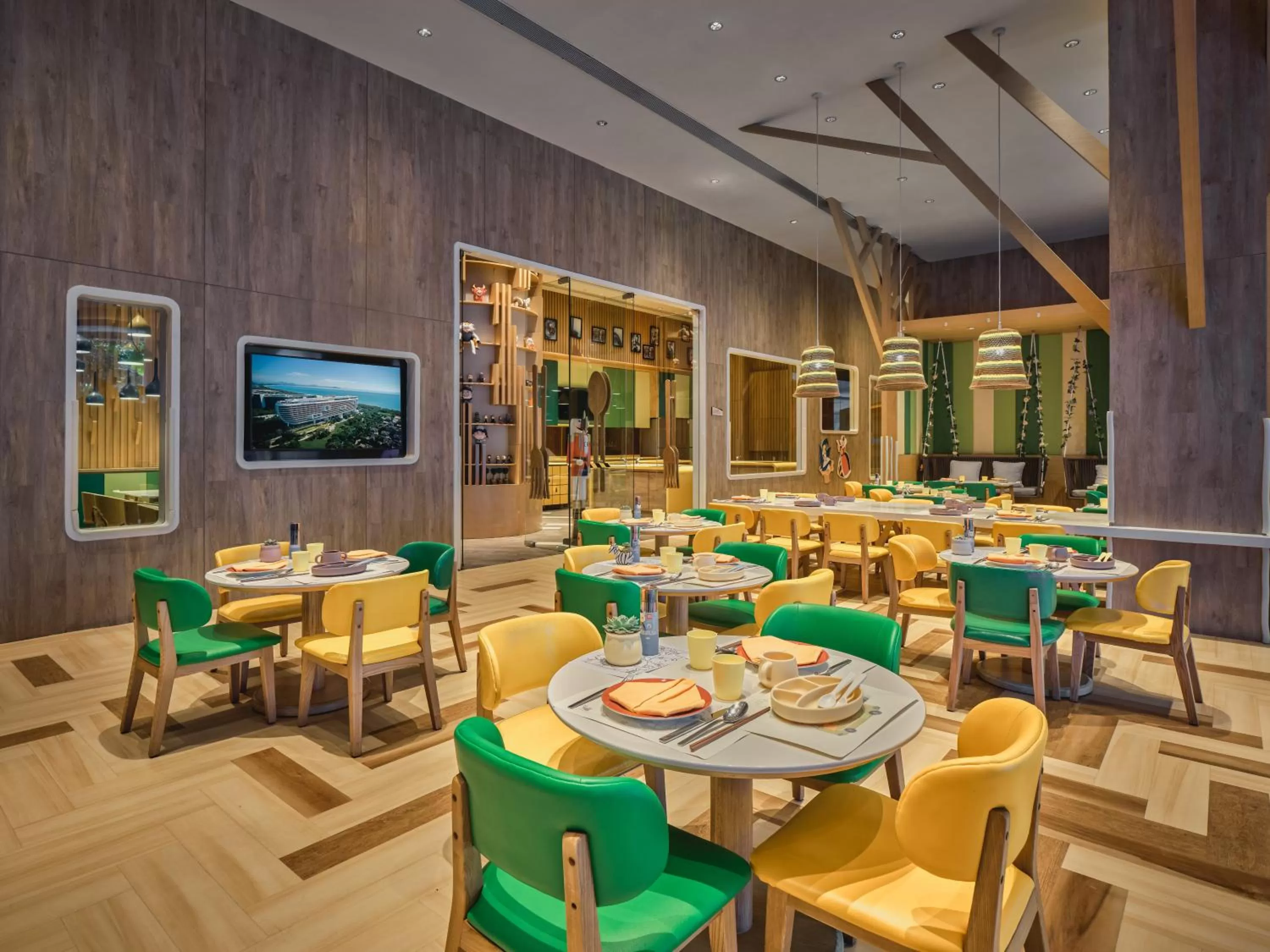 Restaurant/places to eat in Crowne Plaza Sanya Haitang Bay Resort by IHG