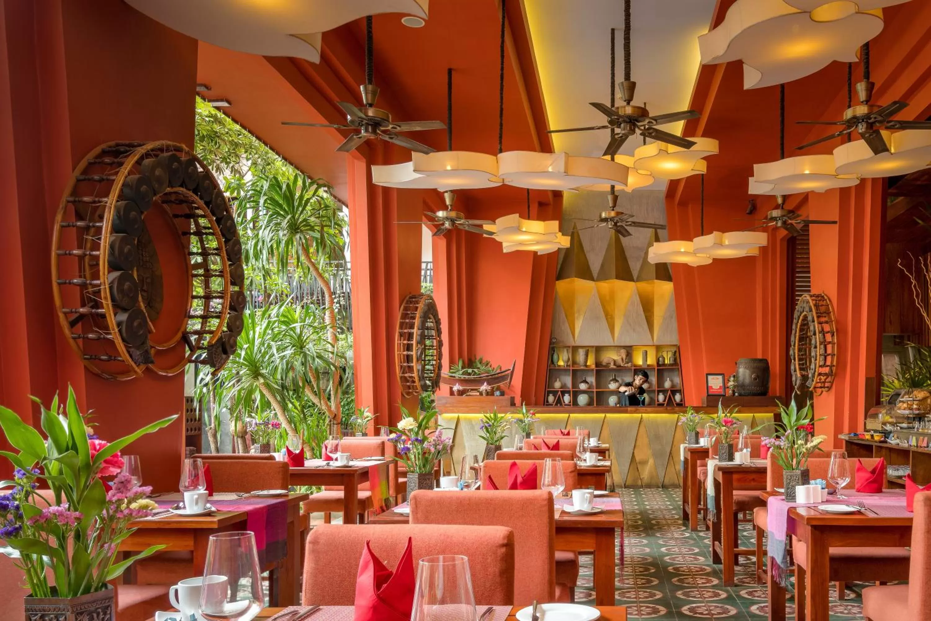 Restaurant/places to eat in Golden Temple Residence