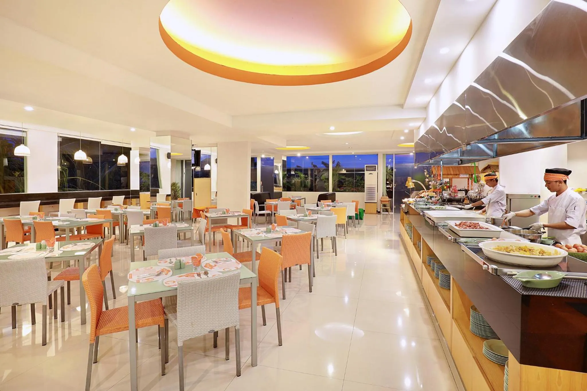 Restaurant/places to eat in HARRIS Hotel & Residences Riverview Kuta, Bali
