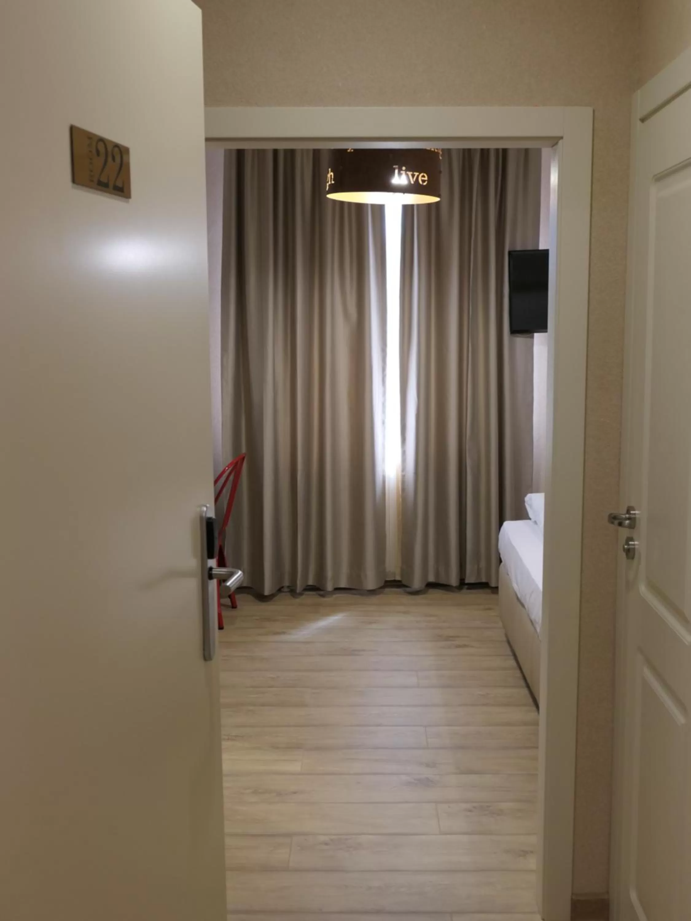 Staff, Bed in Hotel MEDITERRANEO