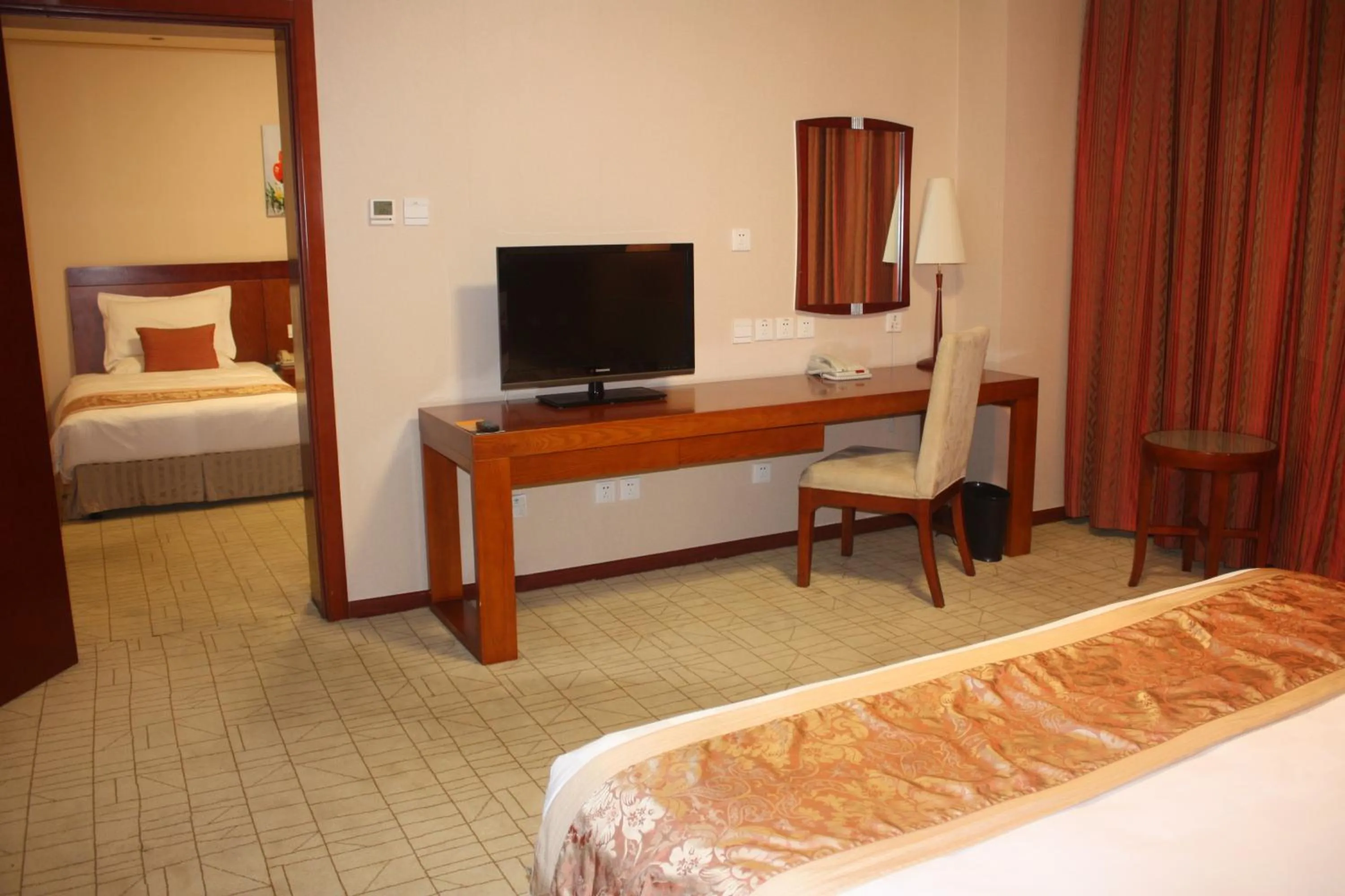 Super House International