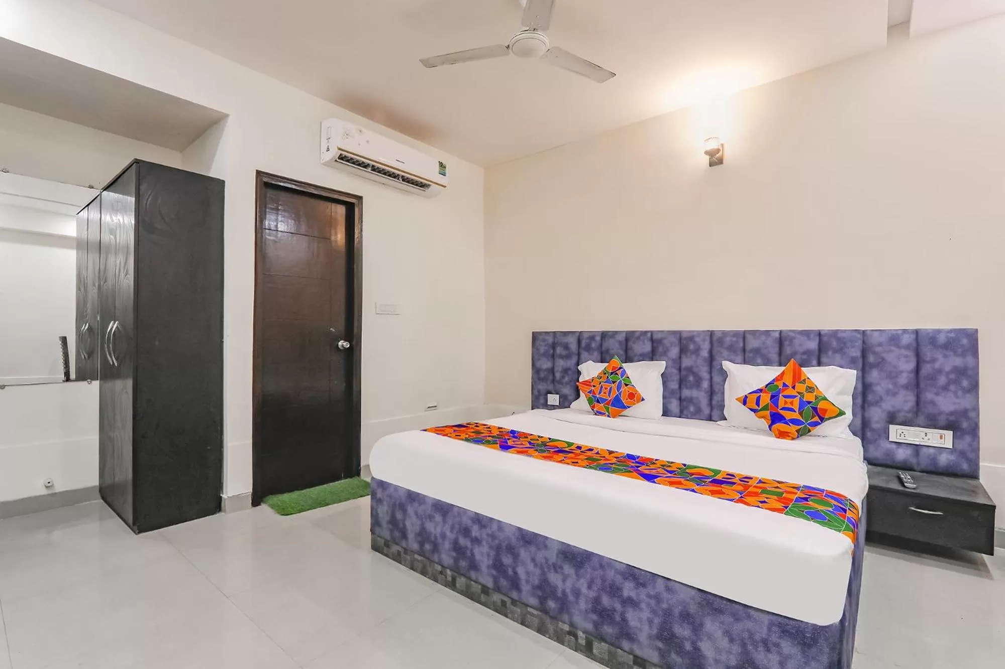 Photo of the whole room, Bed in FabHotel Silver Stone Inn