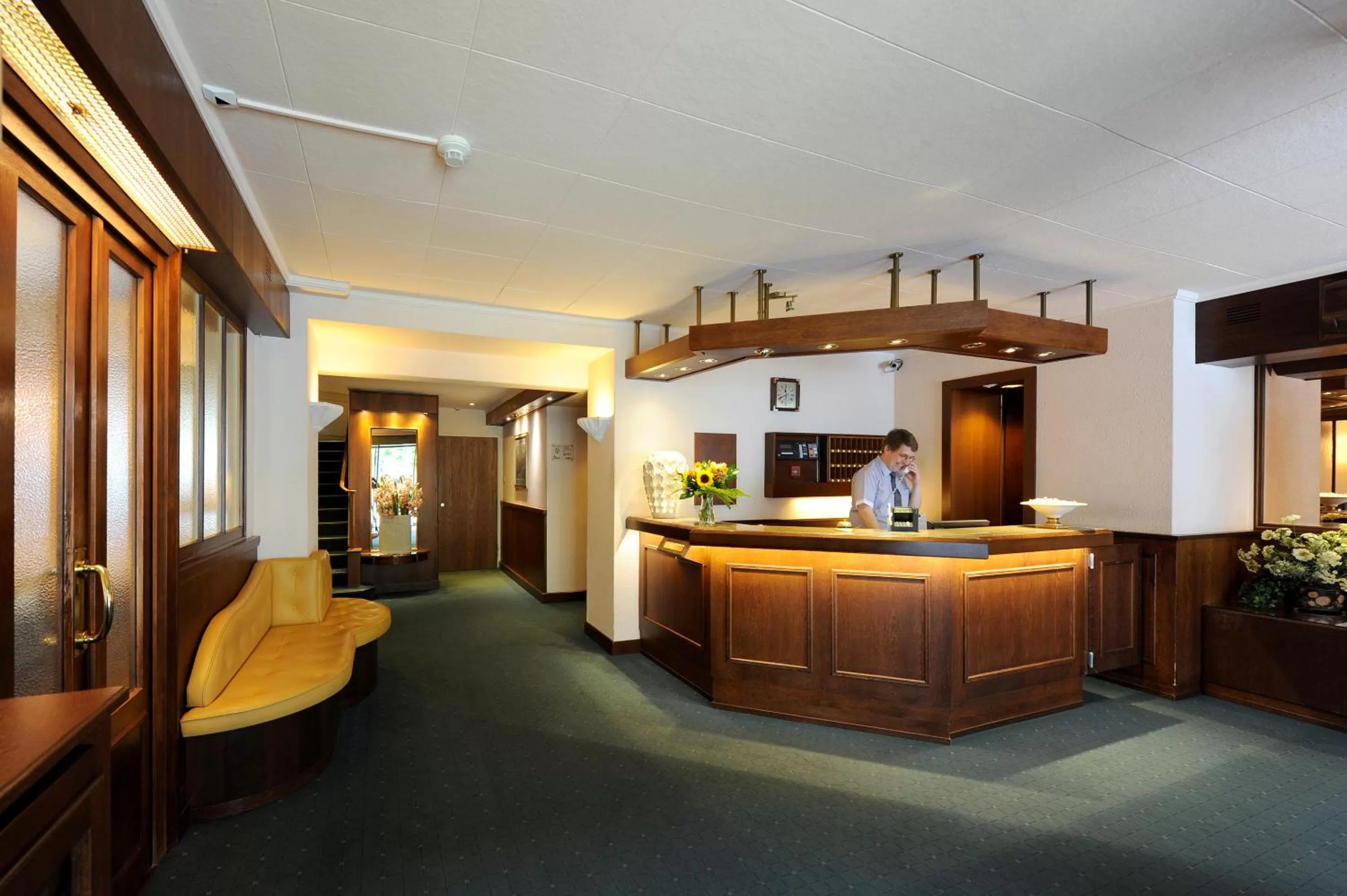 Lobby or reception in Elite