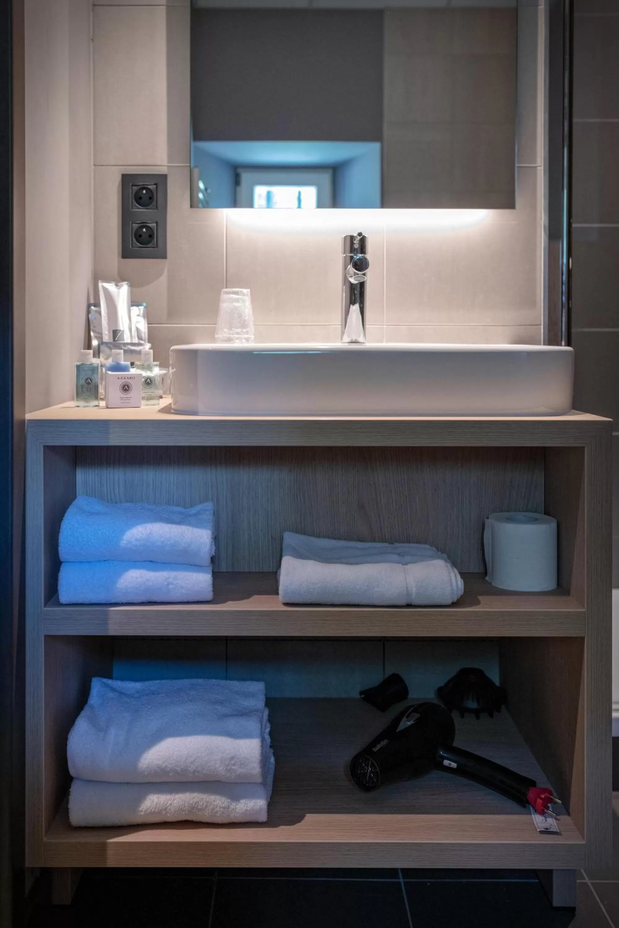 Bathroom in Hôtel Five Nations