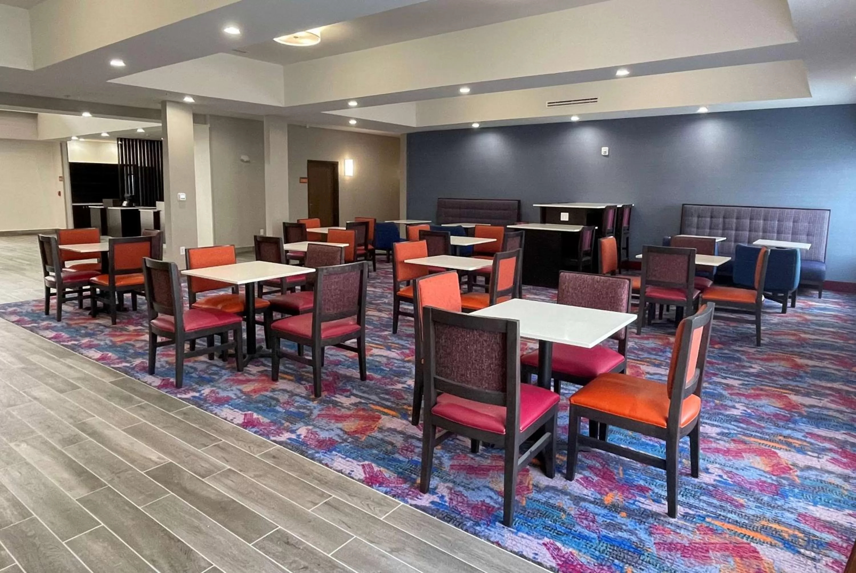 Breakfast in La Quinta Inn and Suites by Wyndham - Schertz