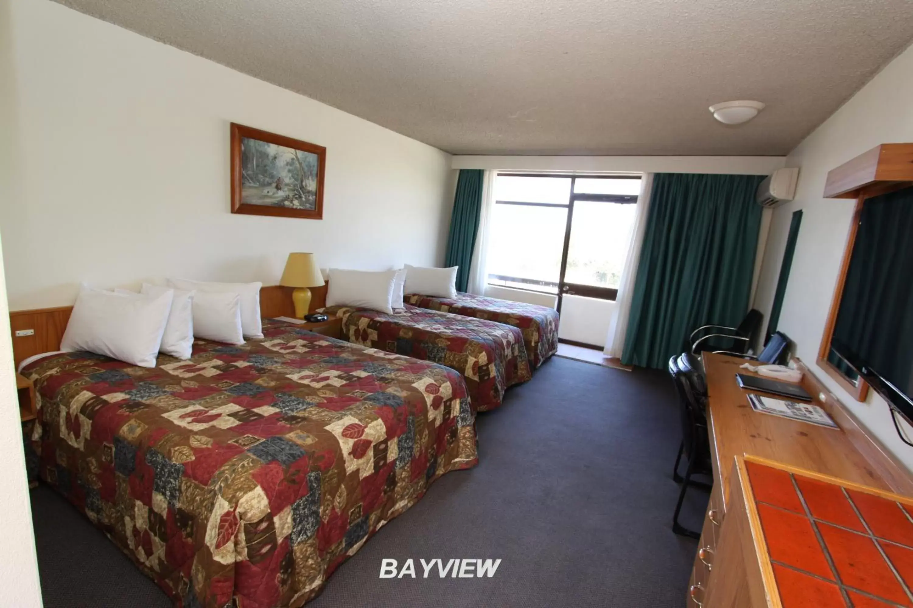 Family Room with Bay View (1 - 4 Guests) in Waterview Gosford Motor Inn Family Room with Bay View (1 - 4 Guests) in Waterview Gosford Motor Inn