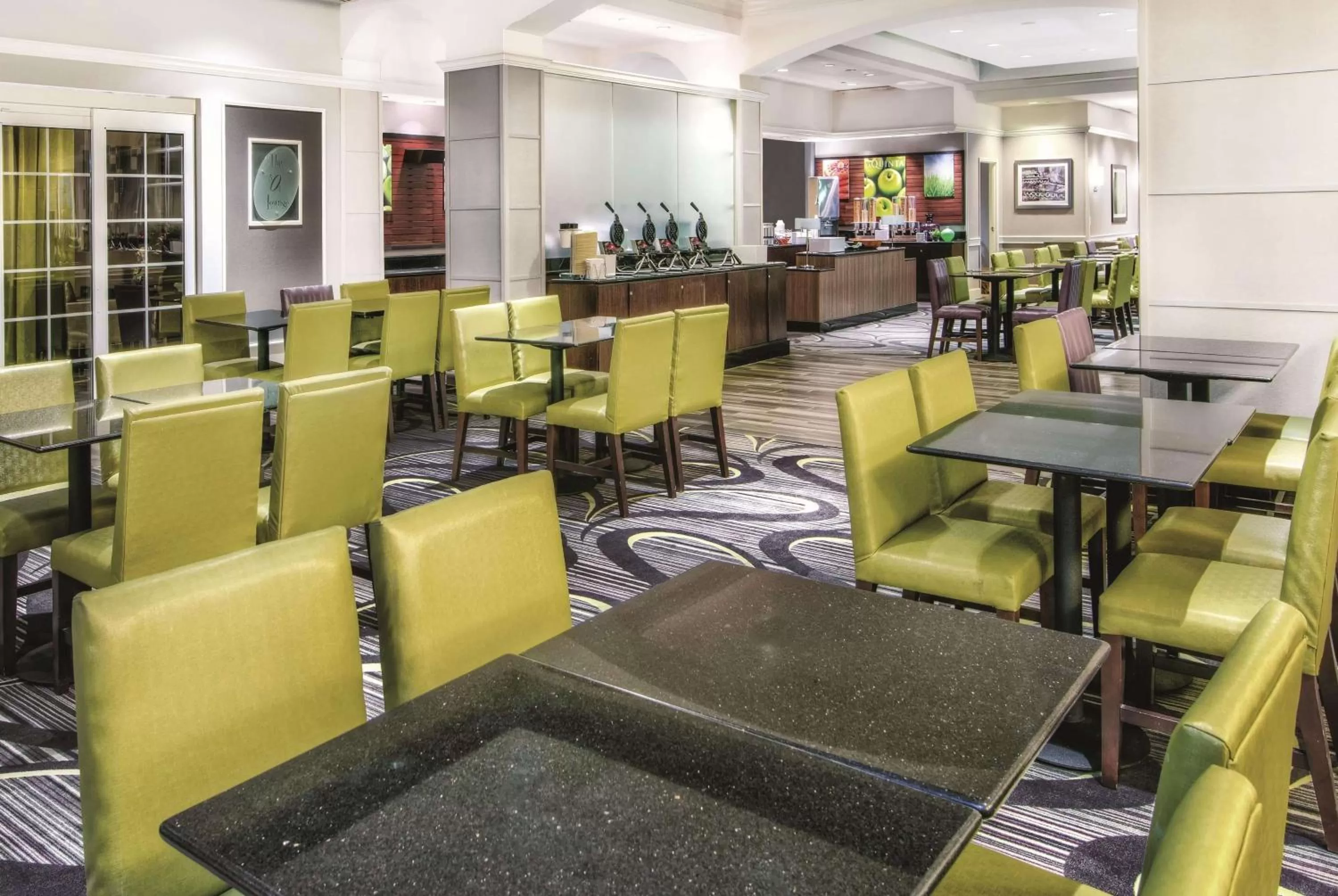 Restaurant/places to eat in La Quinta Inn & Suites by Wyndham San Antonio Riverwalk