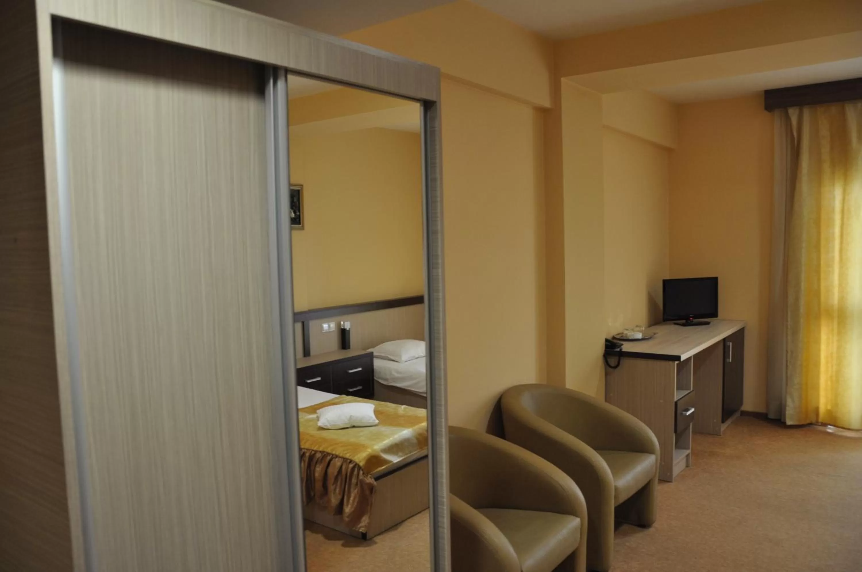 Photo of the whole room, TV/Entertainment Center in Hotel Edelweiss