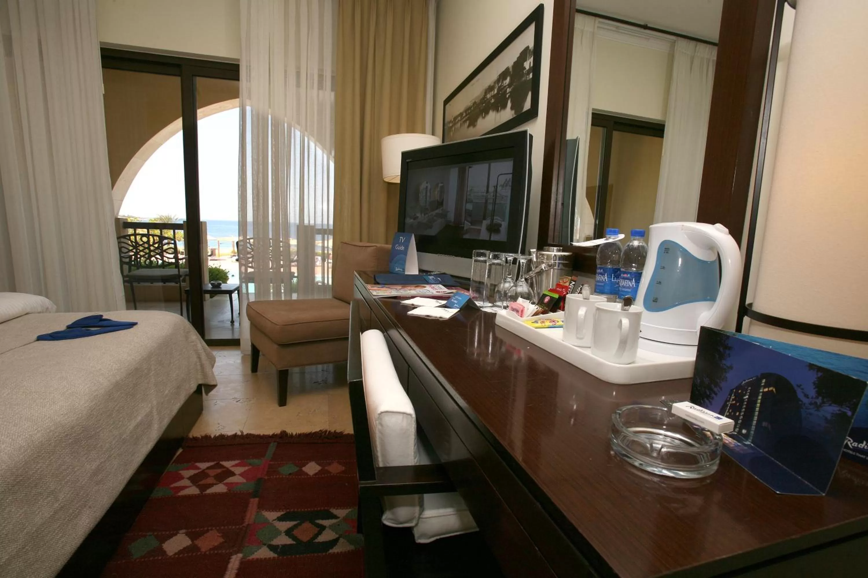 Bedroom, Bed in Grand Tala Bay Resort, Aqaba