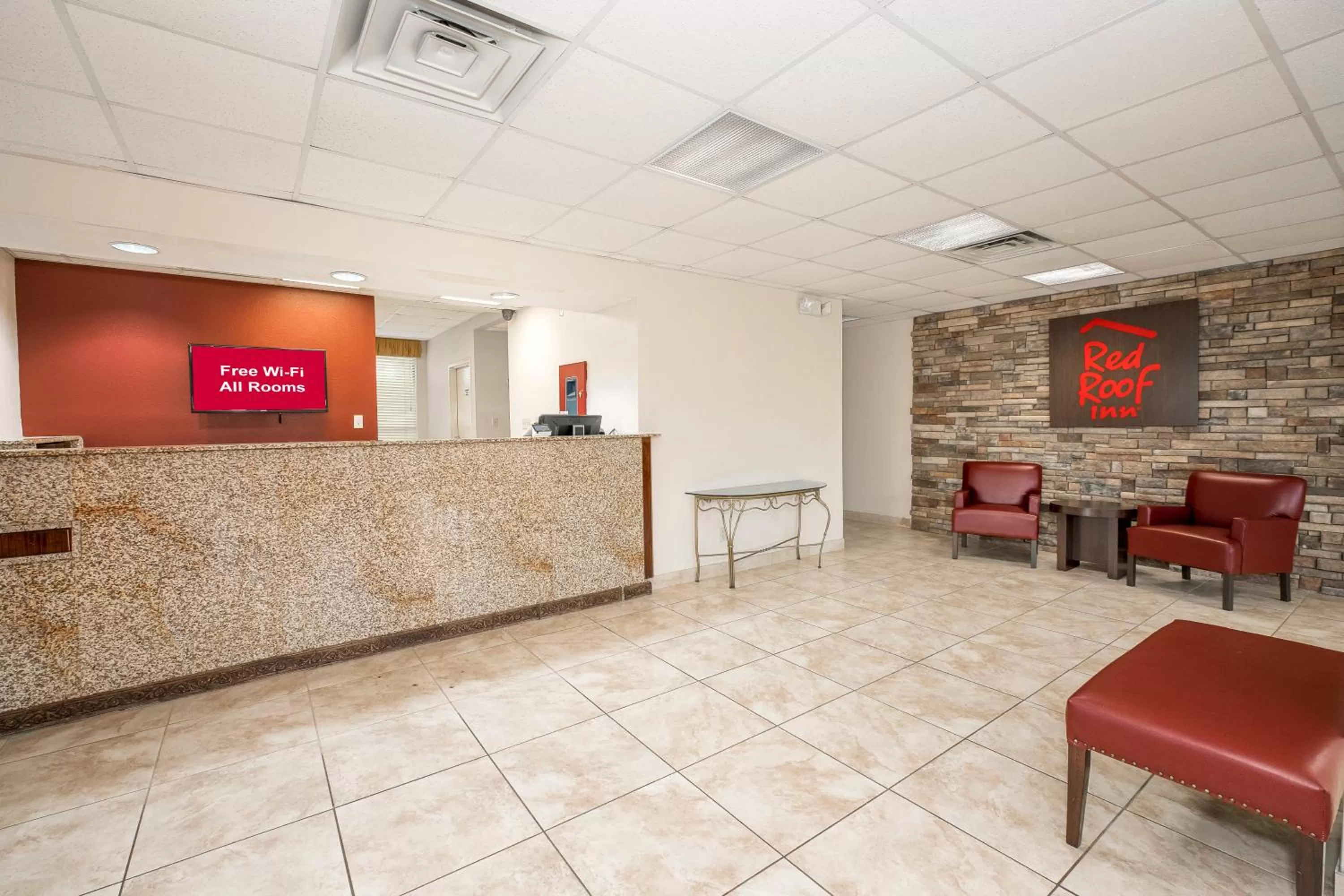 Lobby or reception in Red Roof Inn Mobile North – Saraland