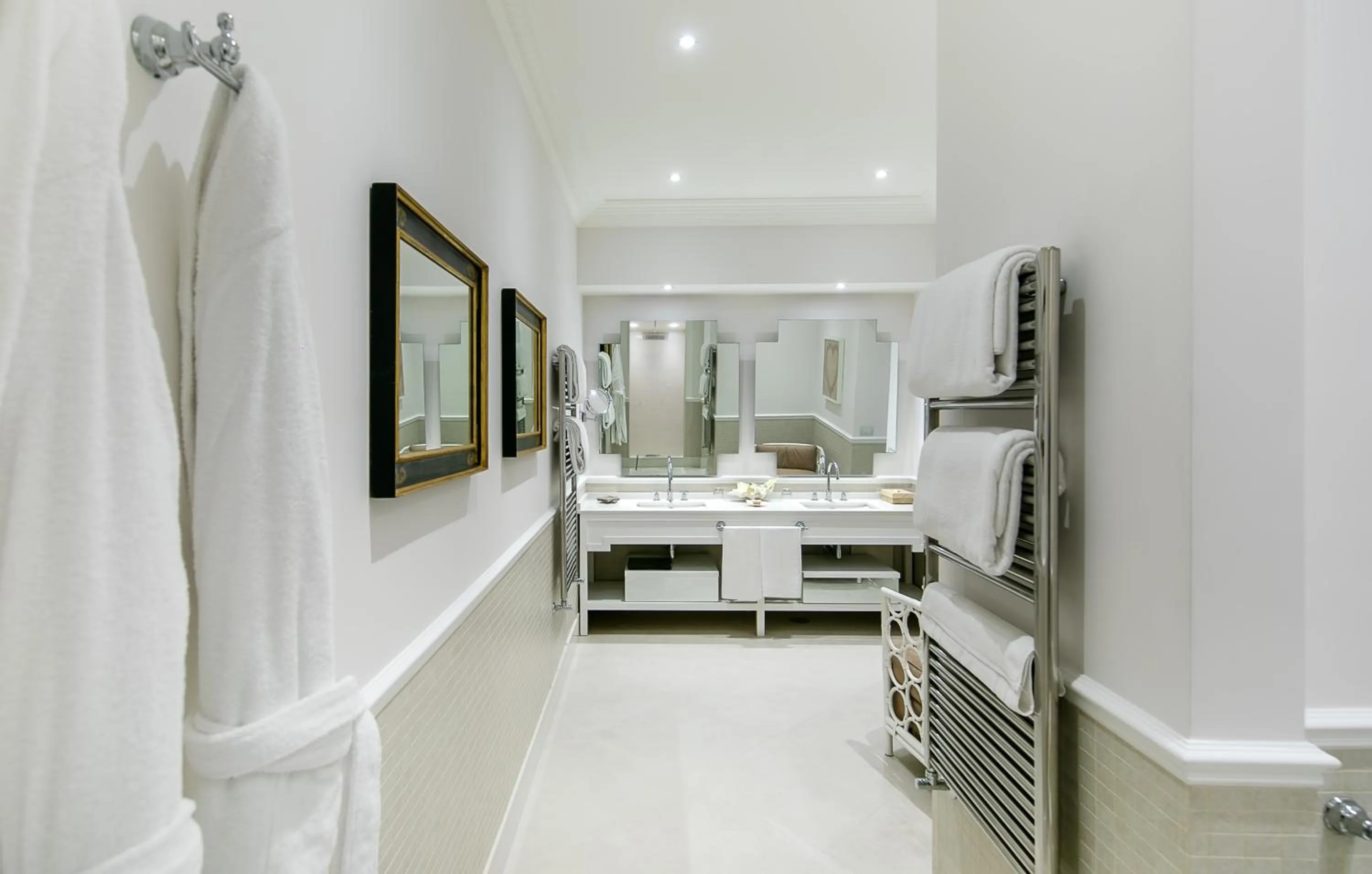 Bathroom, Bed in Bellevue Syrene