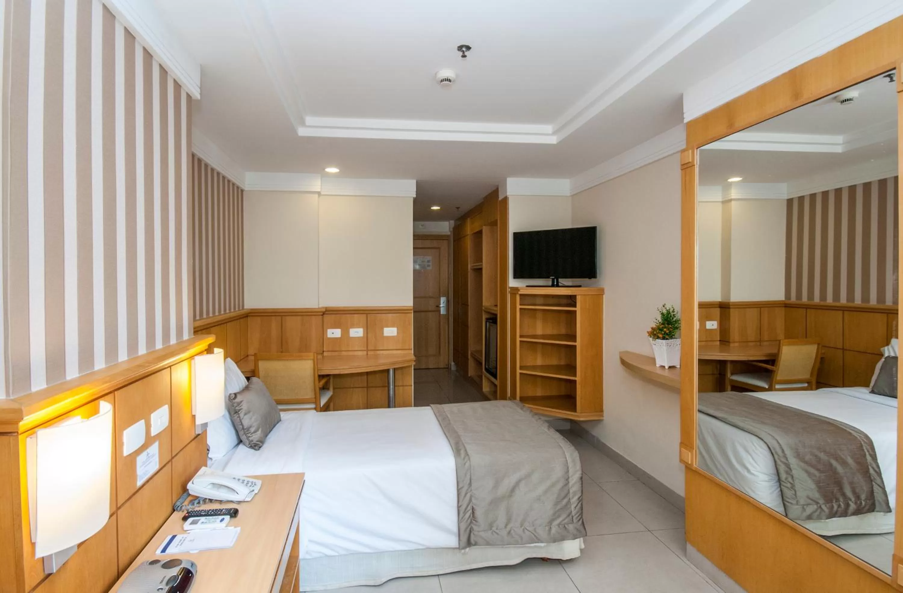 Bedroom, Bed in Hotel Astoria Palace