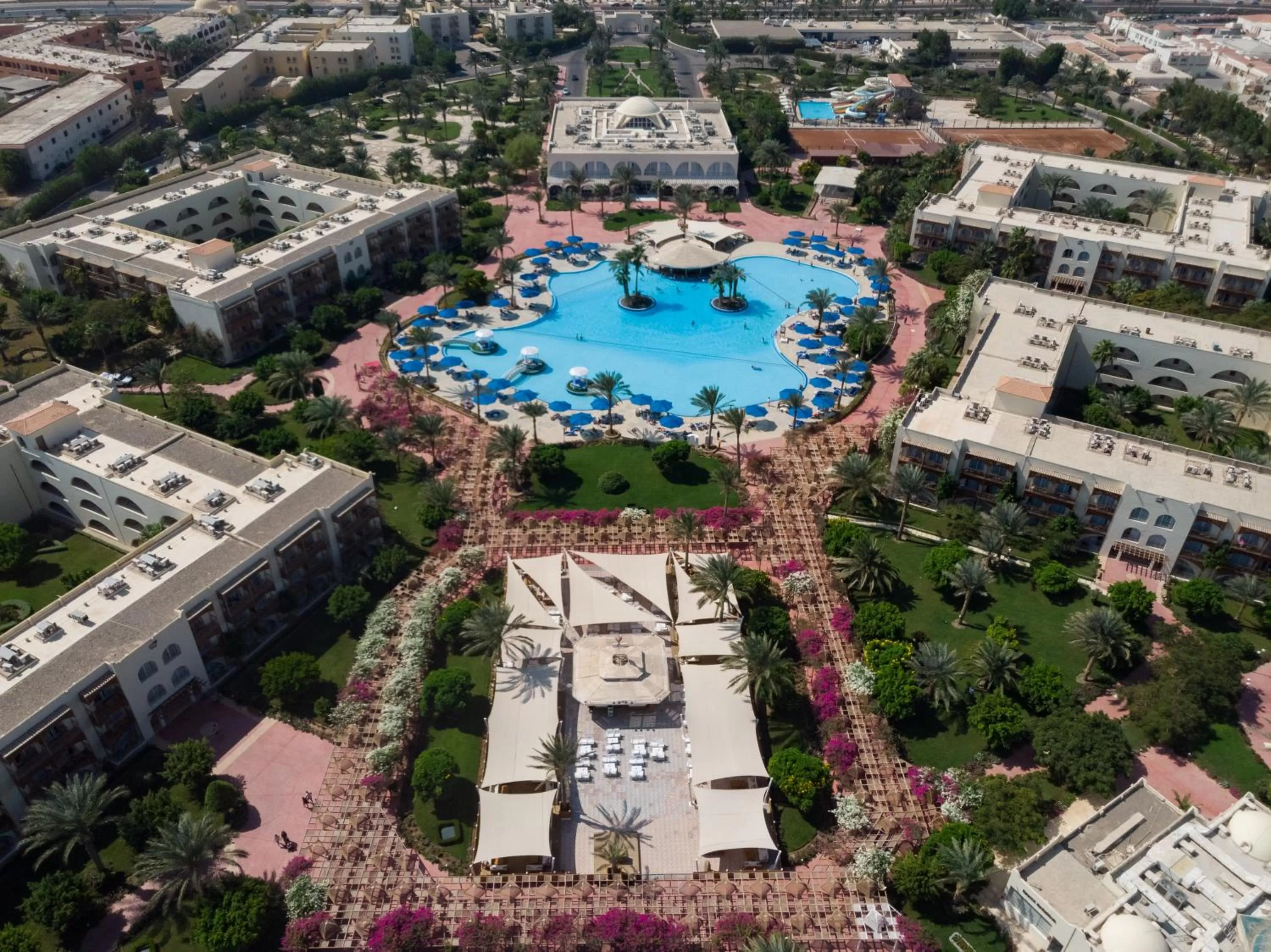 Swimming pool in Desert Rose Resort