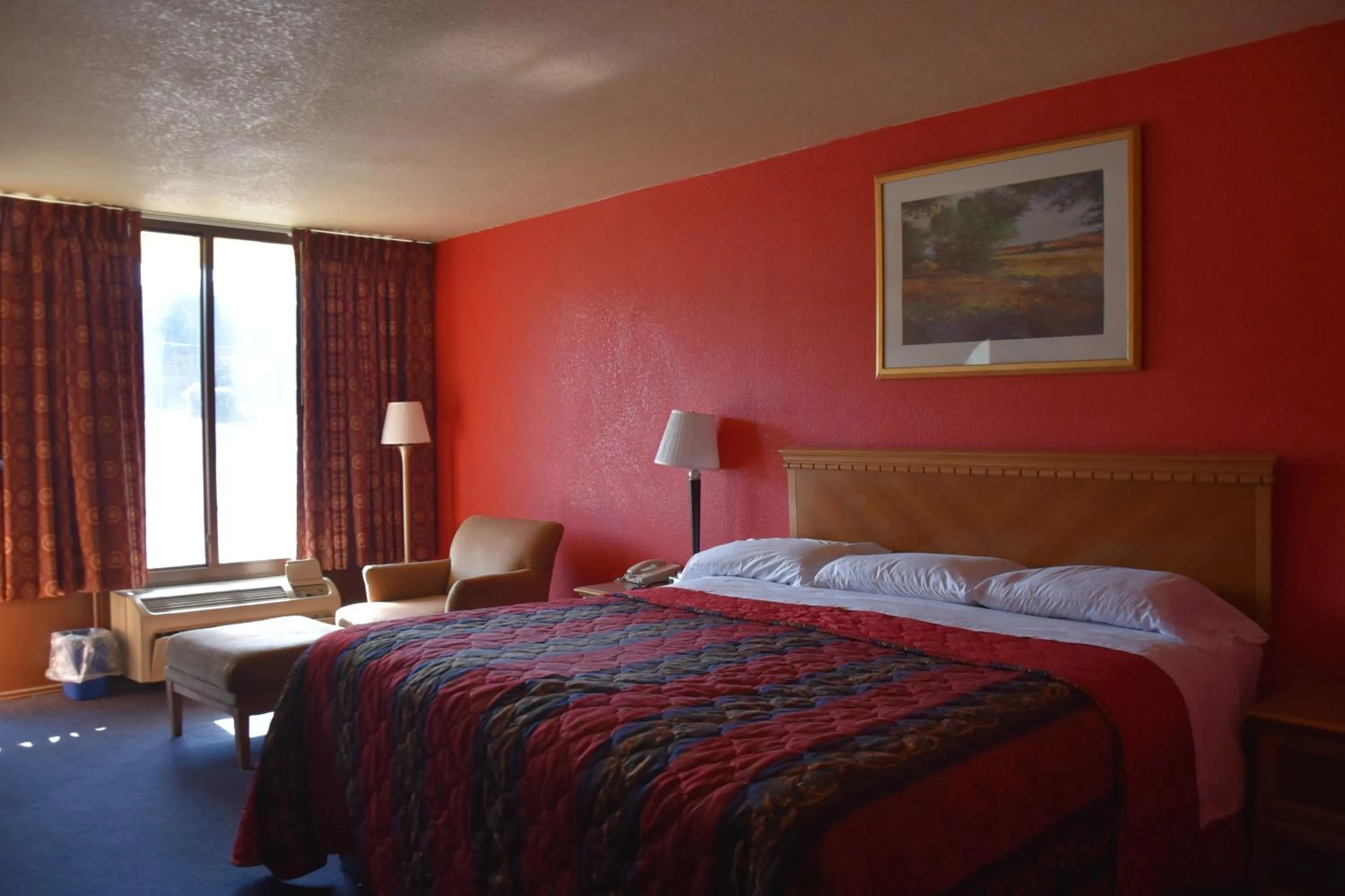 Bed in Homeplace Inn