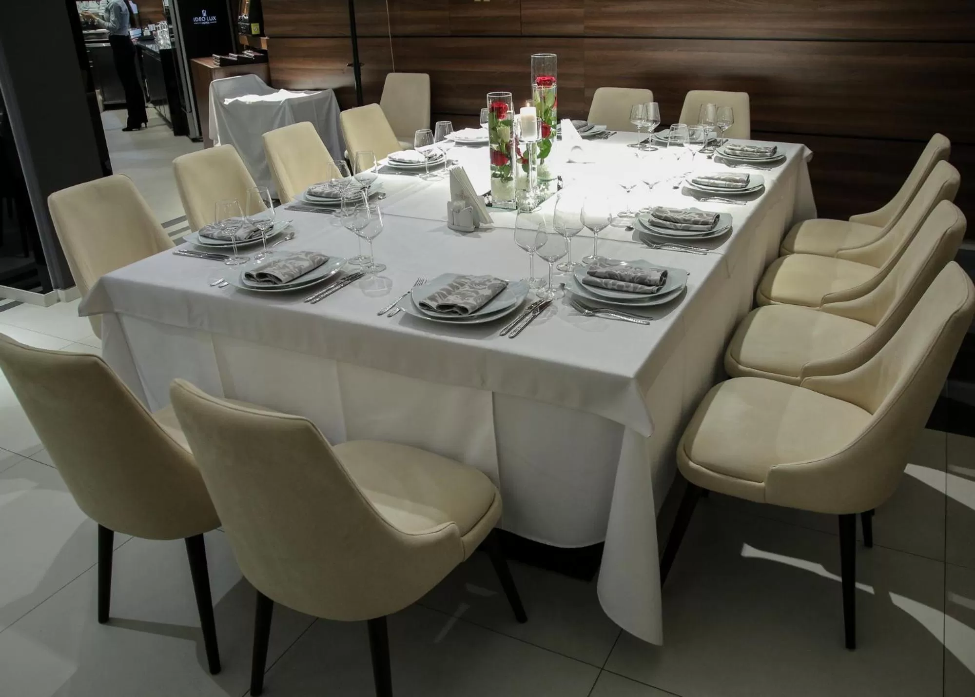 Restaurant/Places to Eat in Hotel Ideo Lux