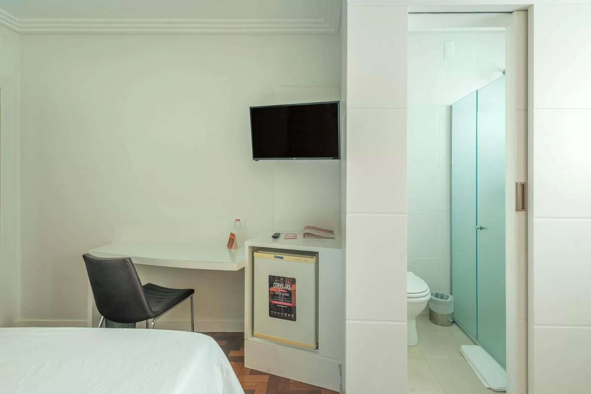 TV/Entertainment Center in Hotel Glória