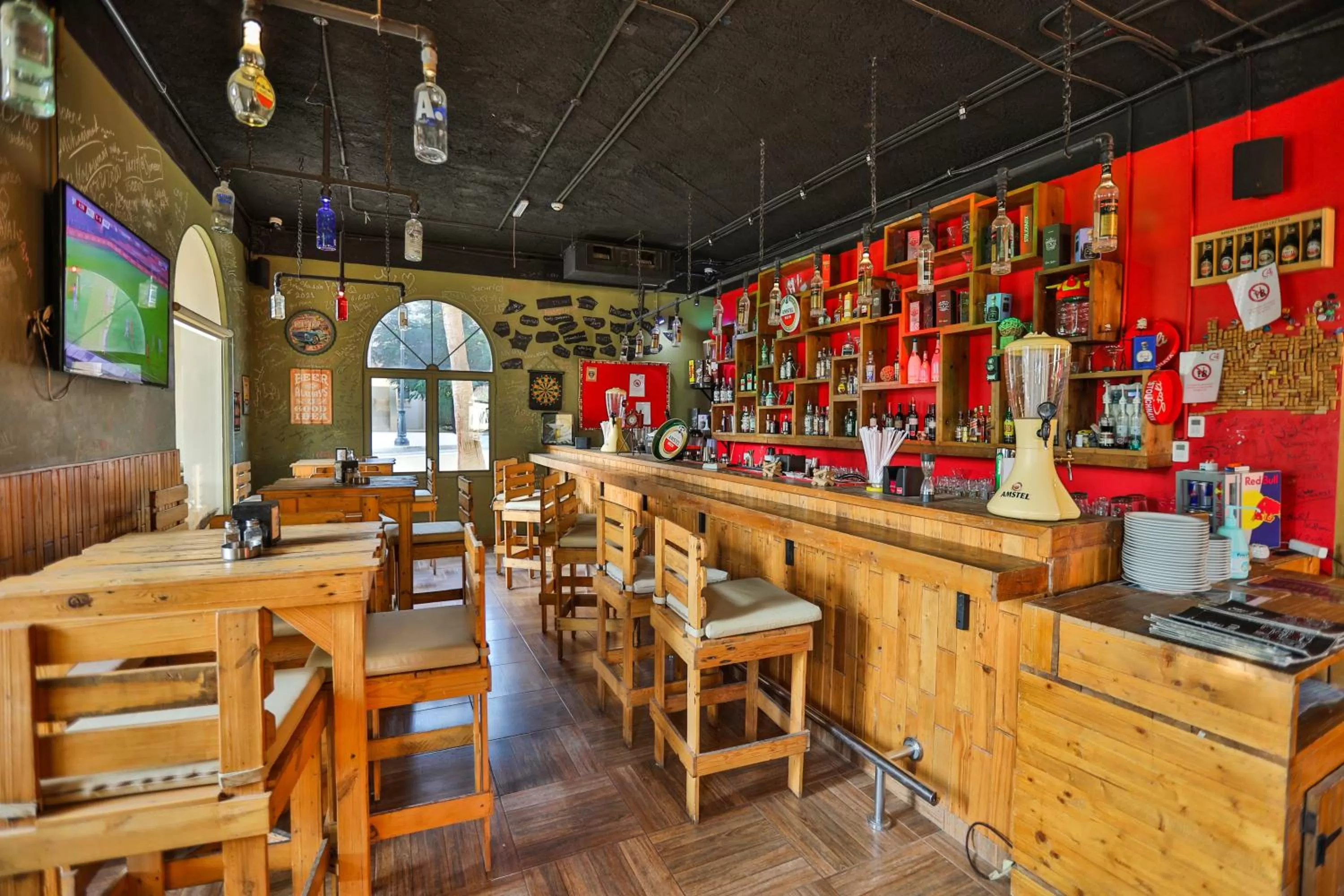 Restaurant/places to eat in Tala Bay Residence - Families Only