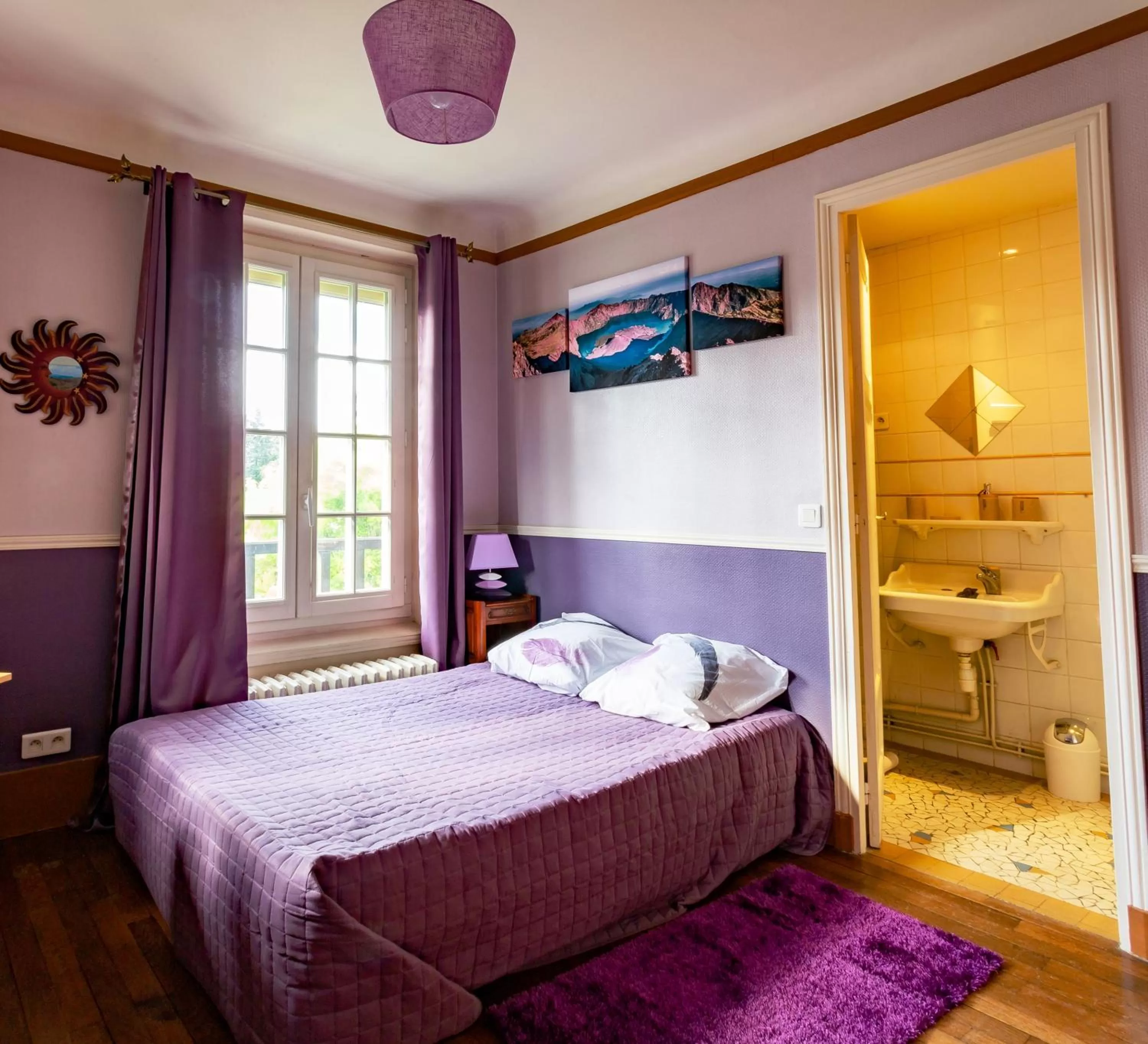 Bedroom, Bed in Apakabar Homestay - proche gare Melun, parking privé, Netflix