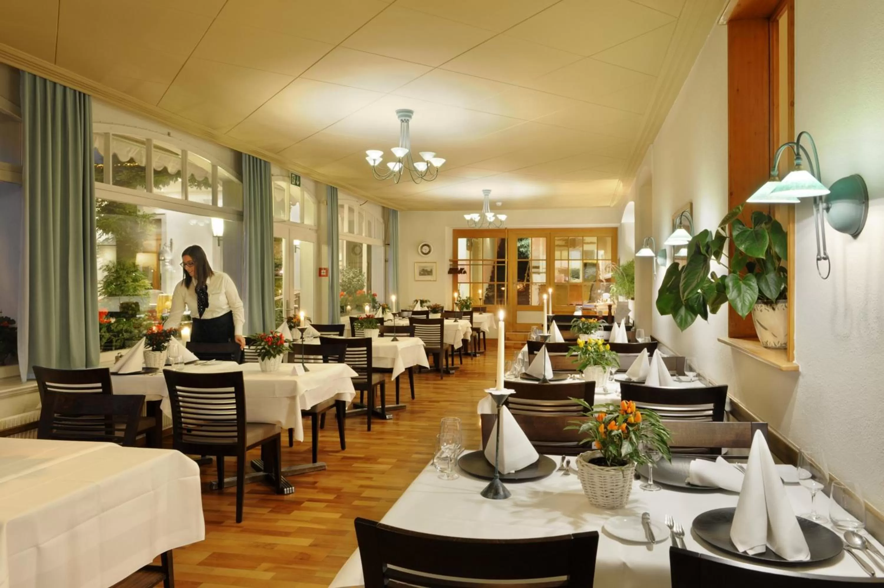 Restaurant/places to eat in Hotel Beausite