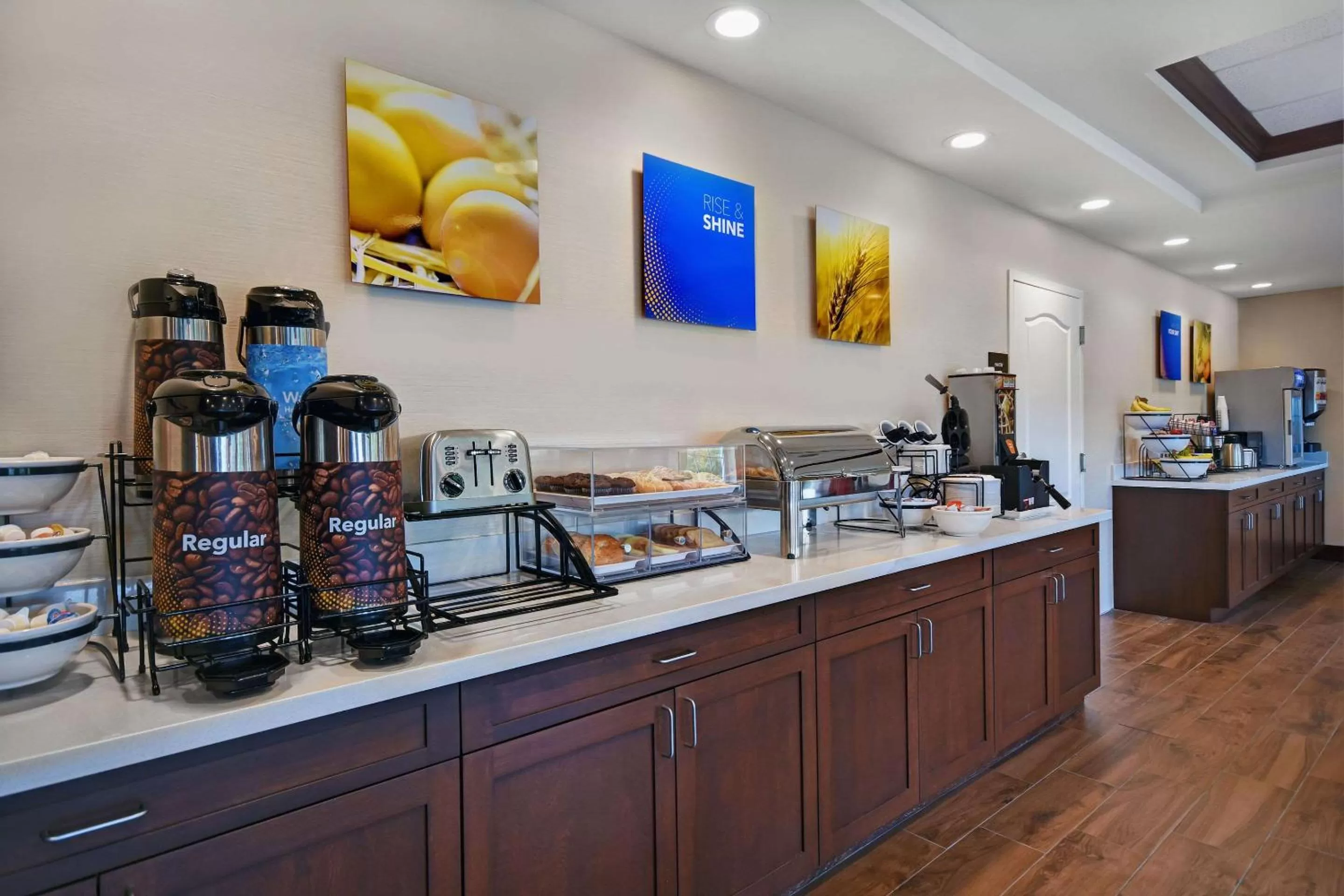 Restaurant/places to eat in Comfort Inn & Suites Wilton