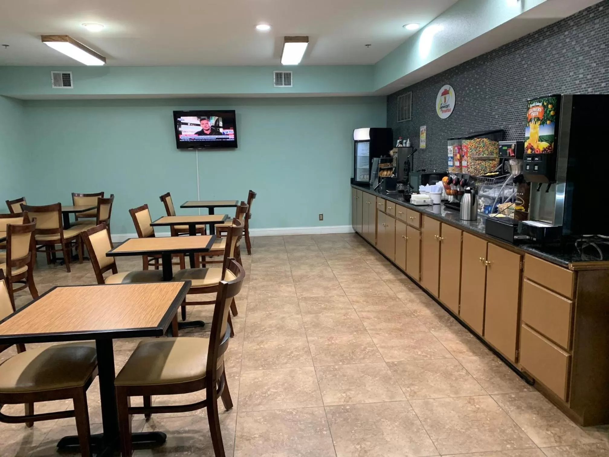 Breakfast in Super 8 by Wyndham Hull Street Midlothian Richmond Area