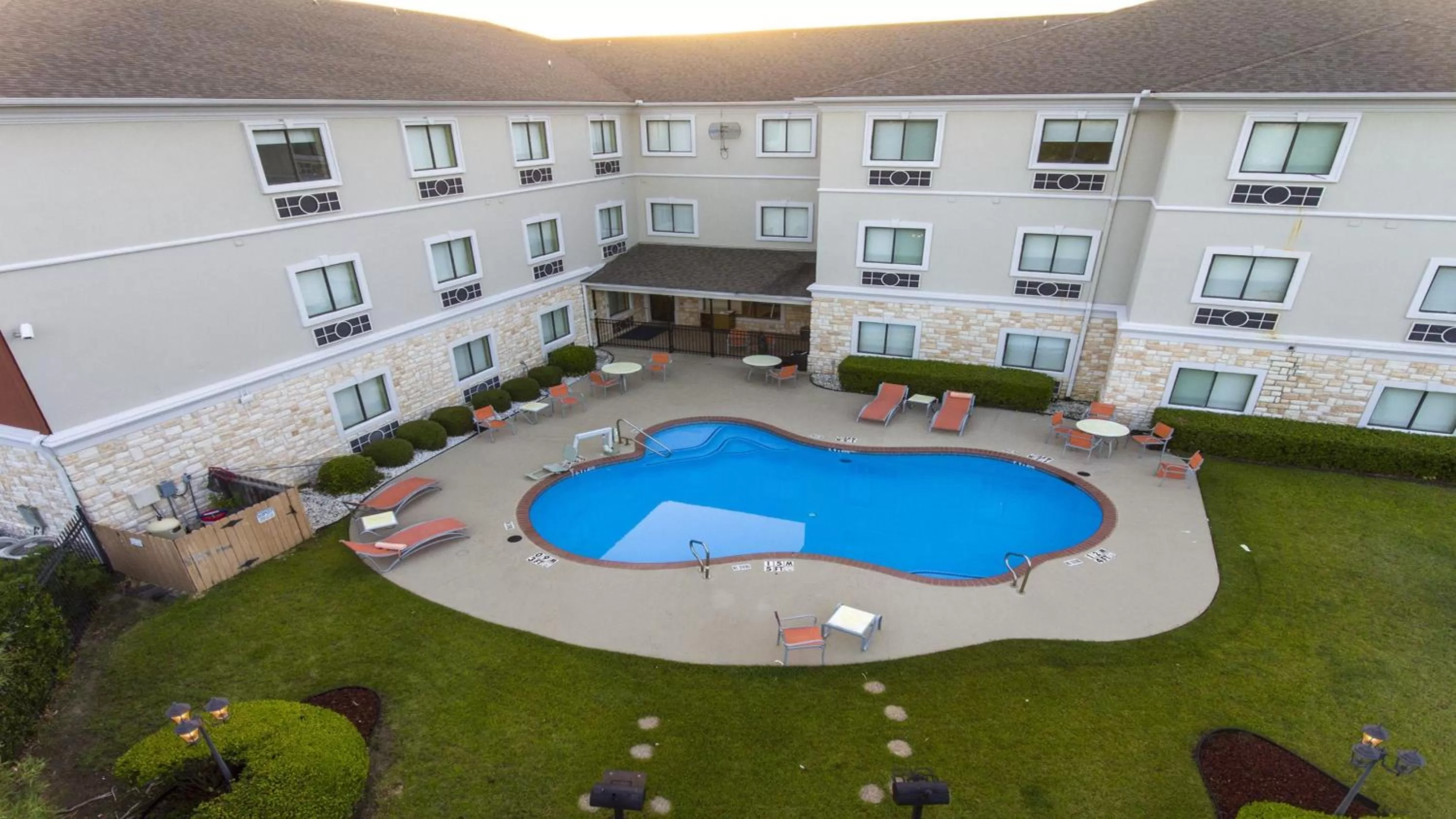 Swimming pool in Holiday Inn Express Hotel & Suites Mount Pleasant by IHG