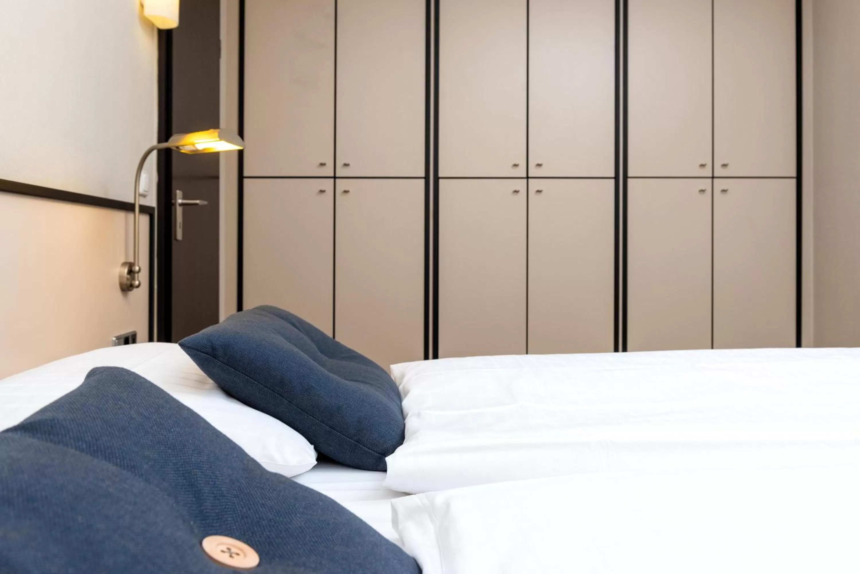 Bedroom, Bed in Seminaris Hotel Lüneburg