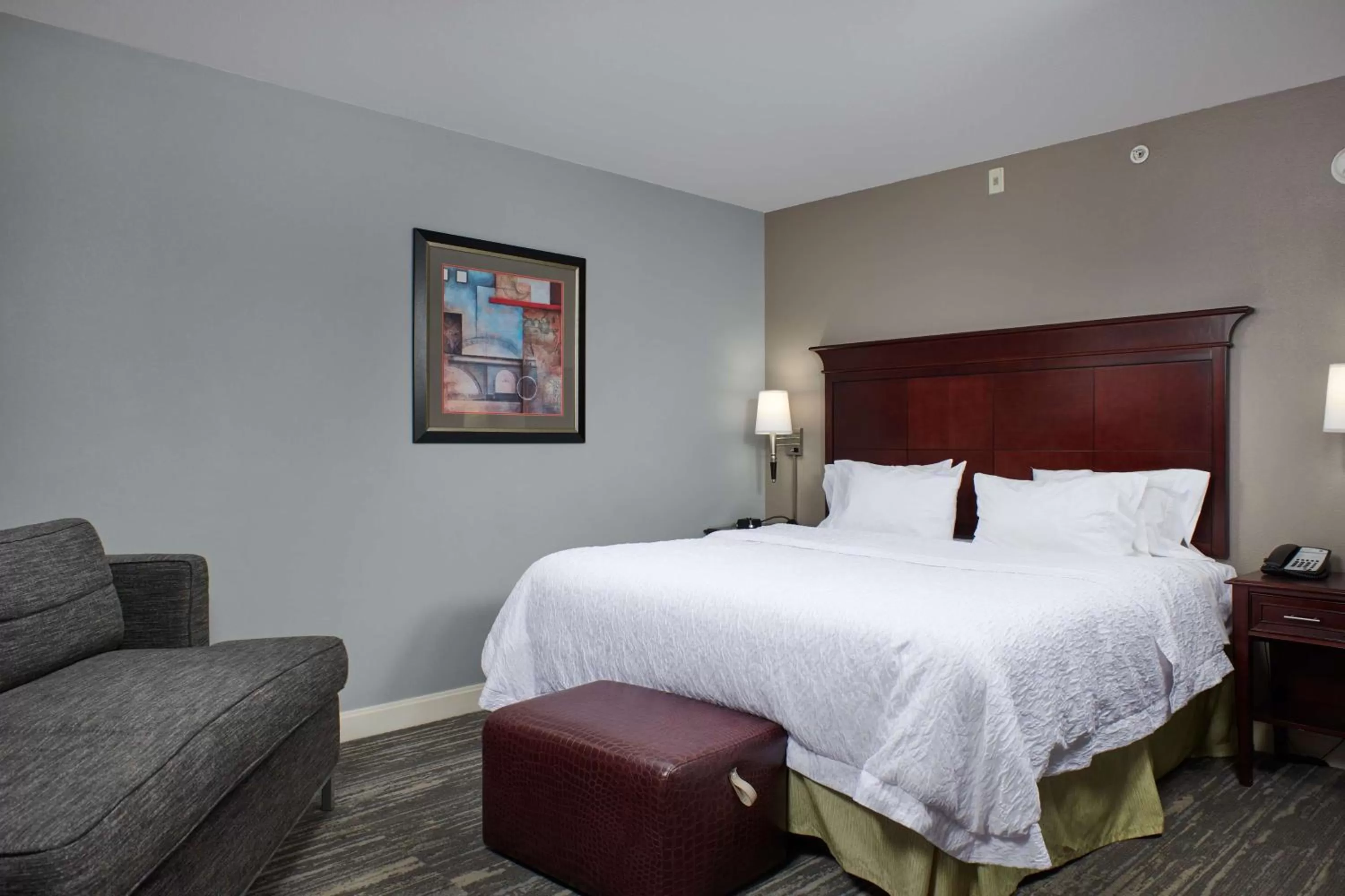 Bed in Hampton Inn & Suites Denver/Highlands Ranch