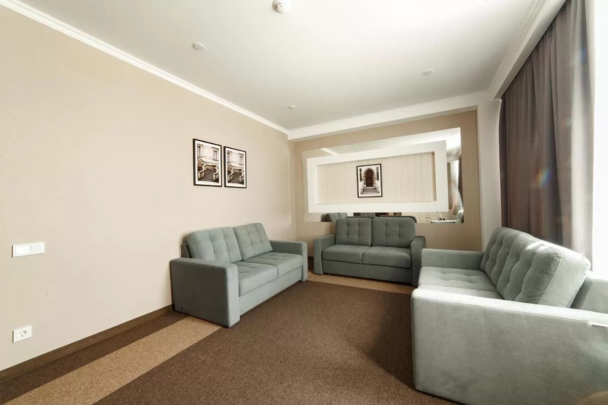 Seating area in Meridian