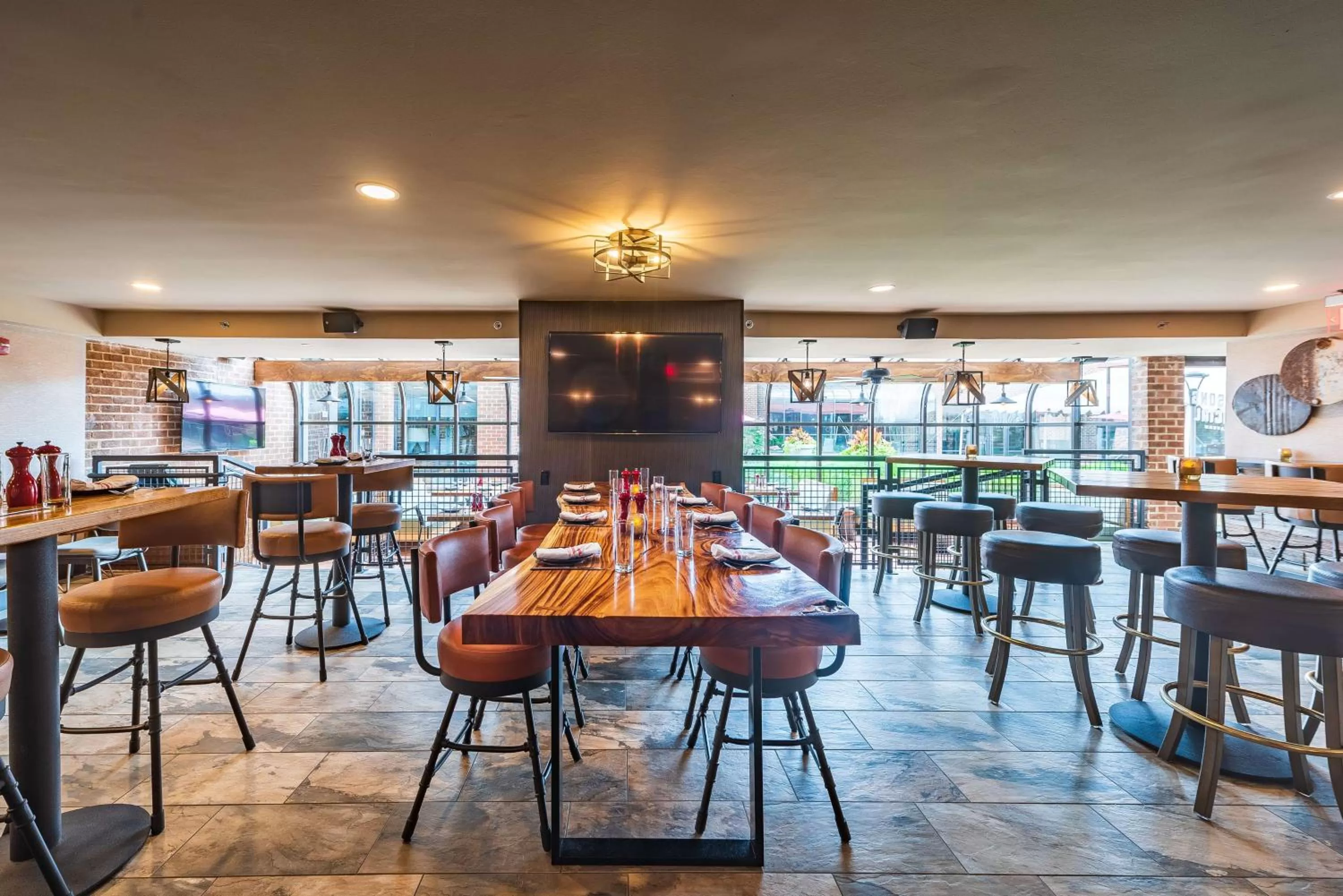 Restaurant/places to eat in DoubleTree by Hilton McLean Tysons